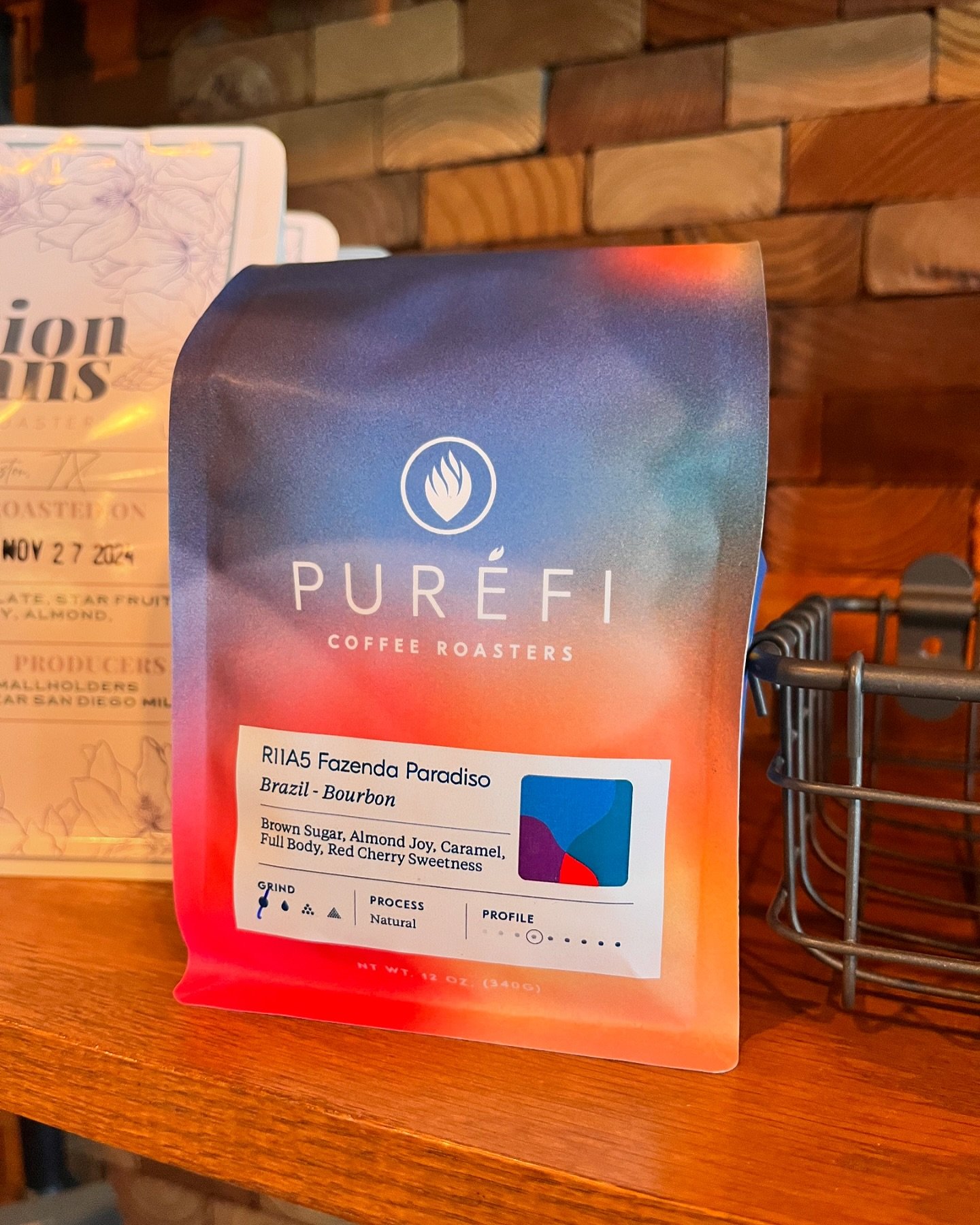 A beautiful who&rsquo;s who of Houston coffee roasters at @fixhtx 😍 Love the simple, clear presentation of tasting notes too 🤓

@pureficoffeeroasters @fermatacoffeeroasters @fusionbeans @amayacoffee @threekeyscoffee 

#coffee #specialtycoffee #coff