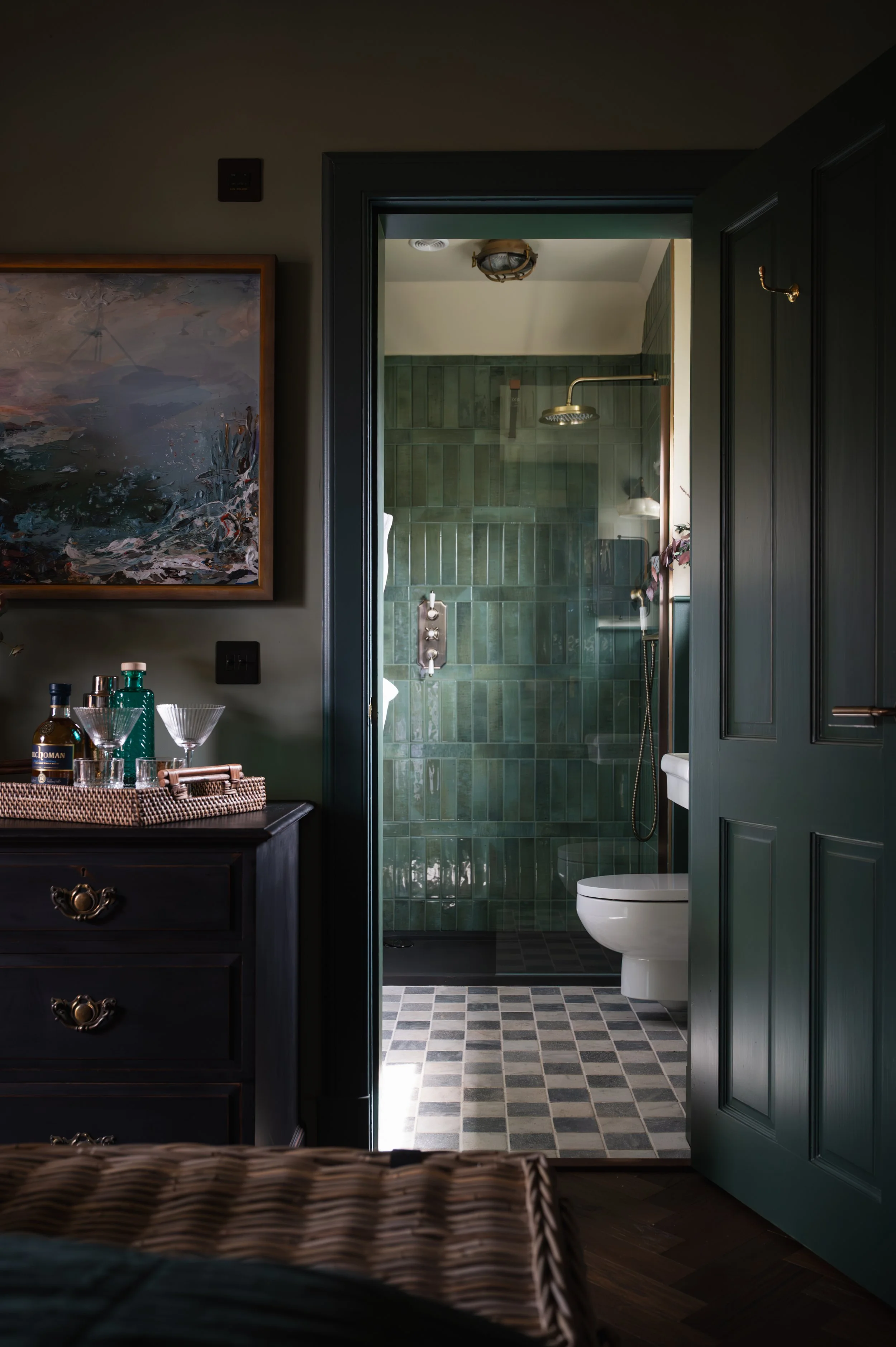 Dunsinnan - Macbeth's Bothy shower.jpg