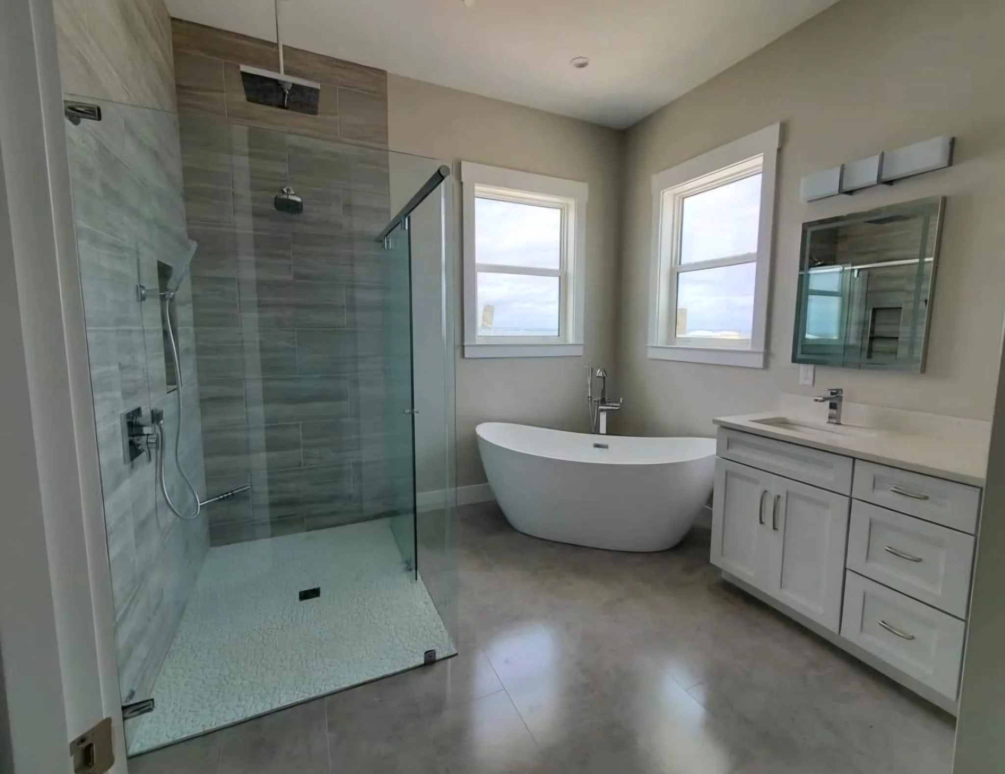 newest custom build bathroom.jpg