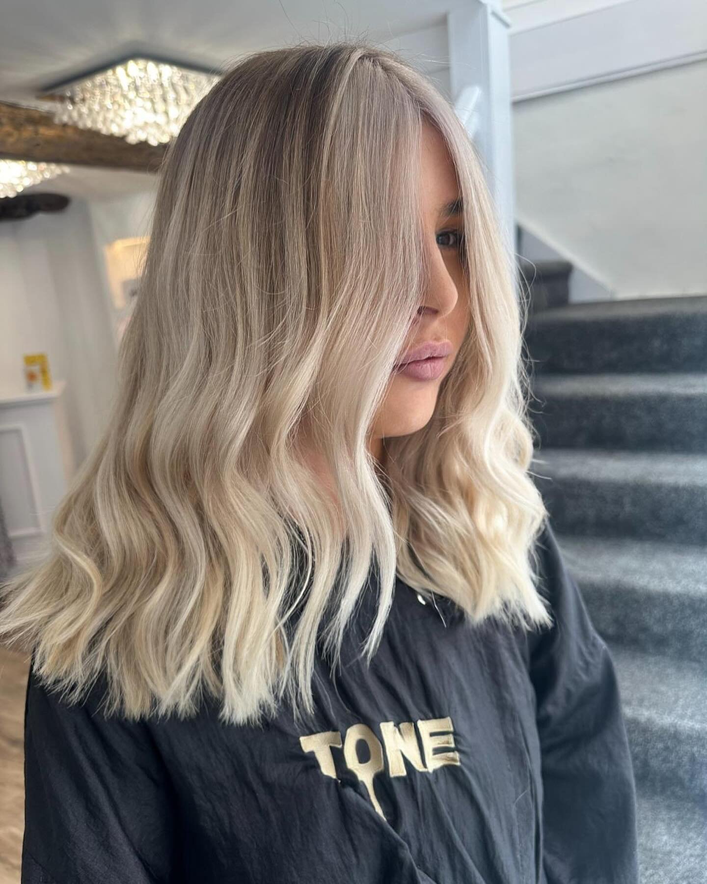 𝐂𝐚𝐥𝐥𝐢𝐧𝐠 𝐚𝐥𝐥 𝐛𝐥𝐨𝐧𝐝𝐞𝐬 𝐭𝐡𝐢𝐬 𝐬𝐮𝐦𝐦𝐞𝐫🔥☀️

#blondebombshell #blondegoals #hairgoals #wella #olaplex #wellacolormaster #blondeexpert #chesterhairsalon #bridgestreetblonde #blonderefresh #bridgestreet #blondehairgoals