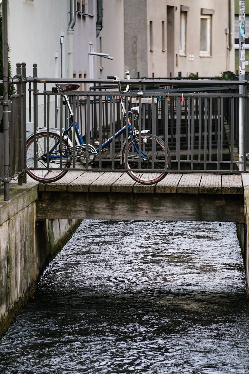 Fahrrad auf Brücke