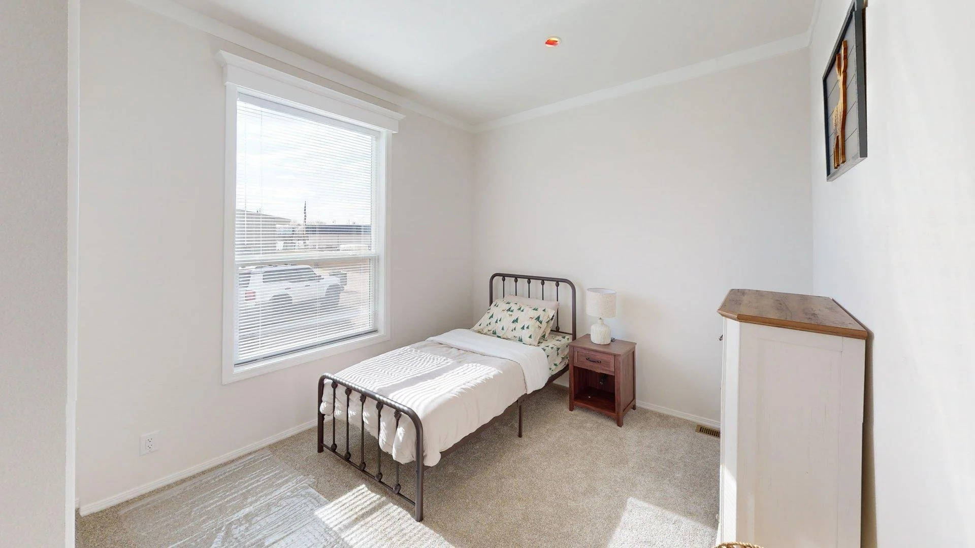 Skyline-Nampa-Hillcrest-G881-Bedroom 2.jpg