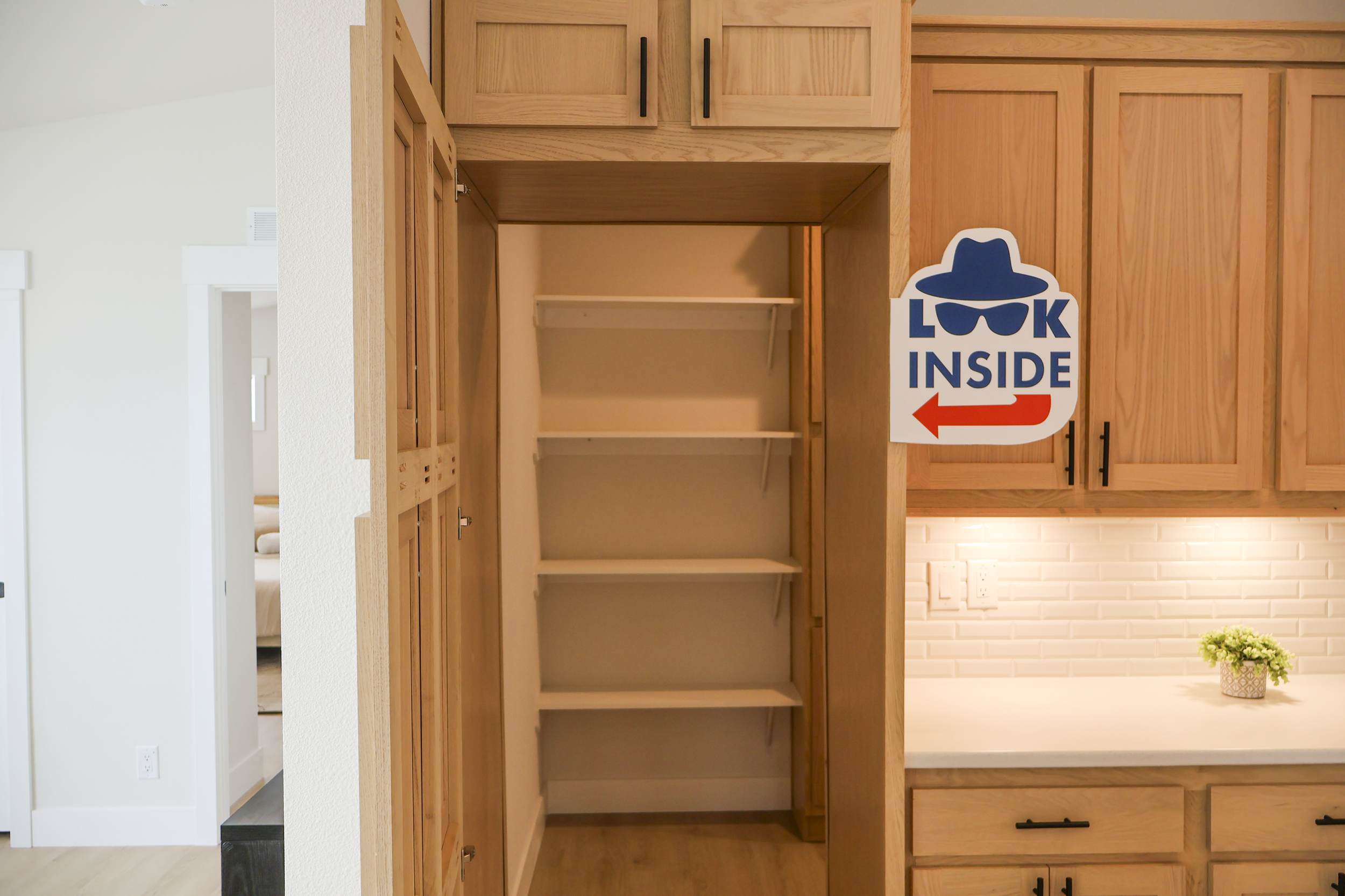 Hillcrest G869-Hidden_pantry-gallery-4-2.png