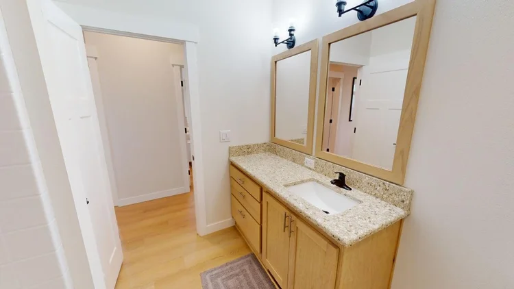 Hillcrest G860 photo 21