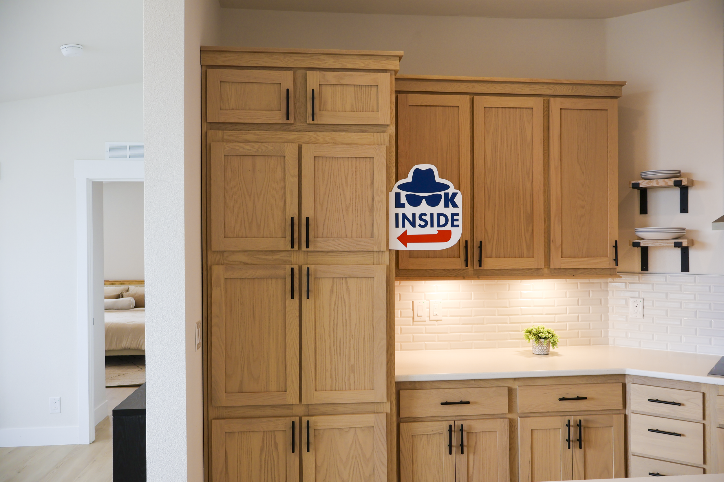 Hillcrest G869-Hidden_pantry-gallery-5-2.png