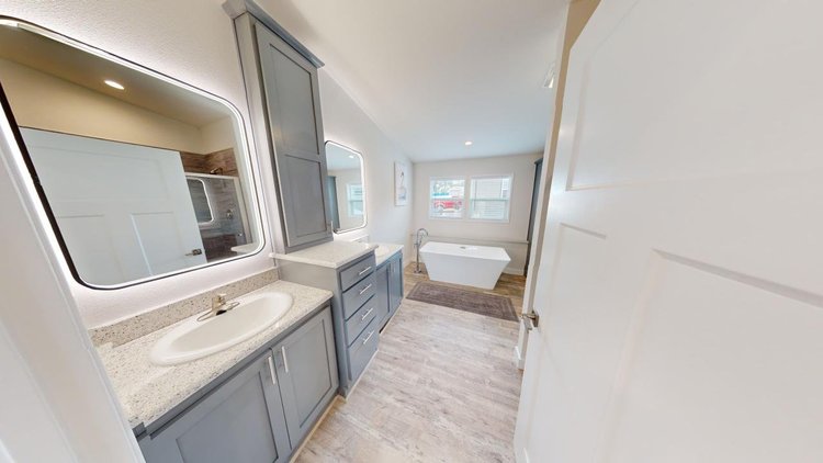 Hillcrest G818 photo 17