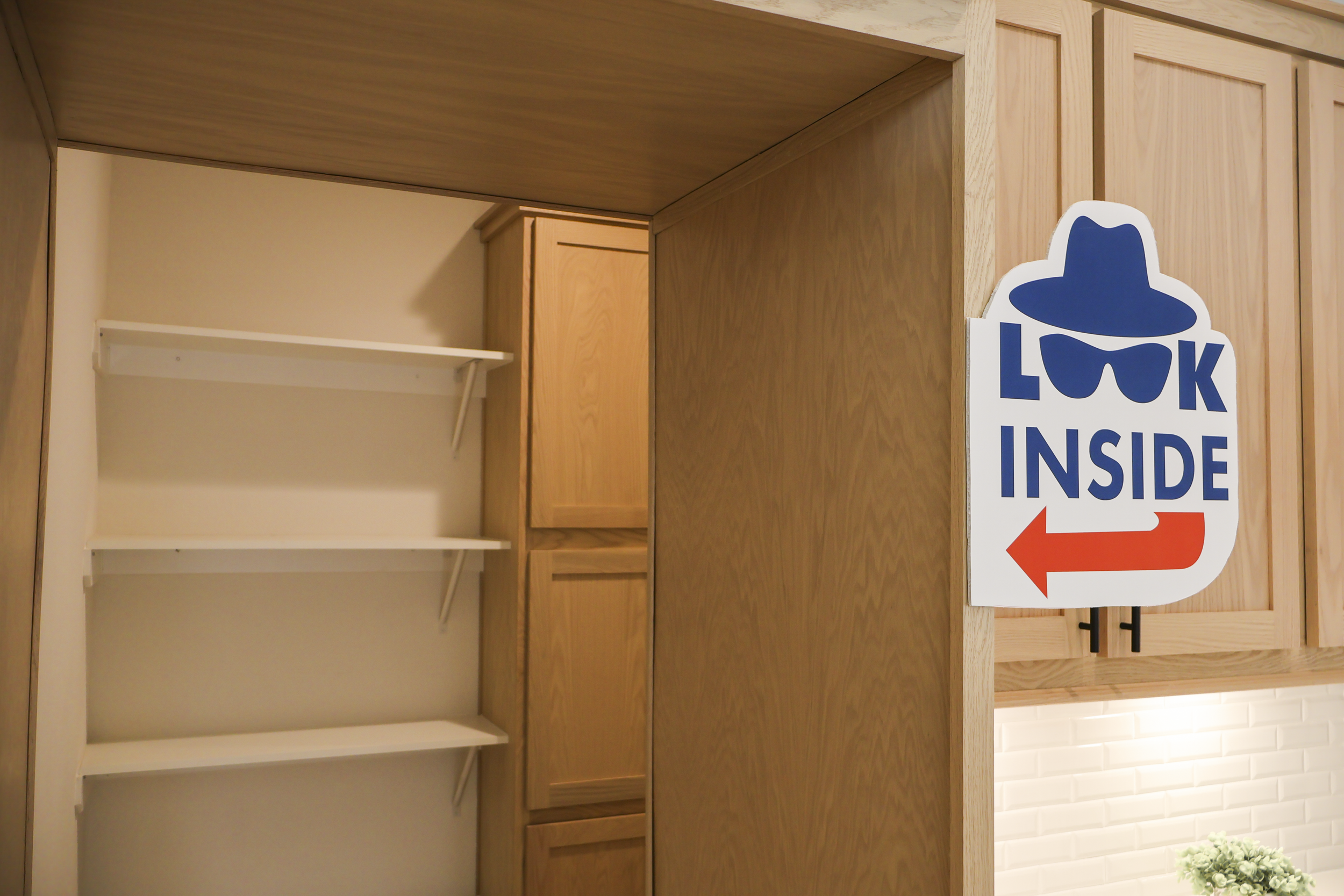 Hillcrest G869-Hidden_pantry-gallery-3-2.png