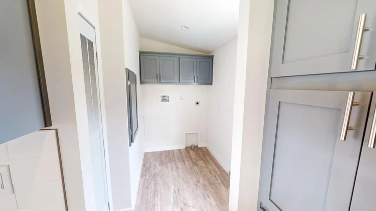 Hillcrest G818 photo 7