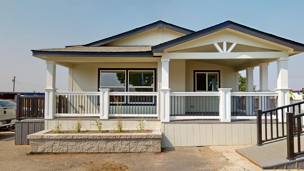 Hillcrest G818 photo 1