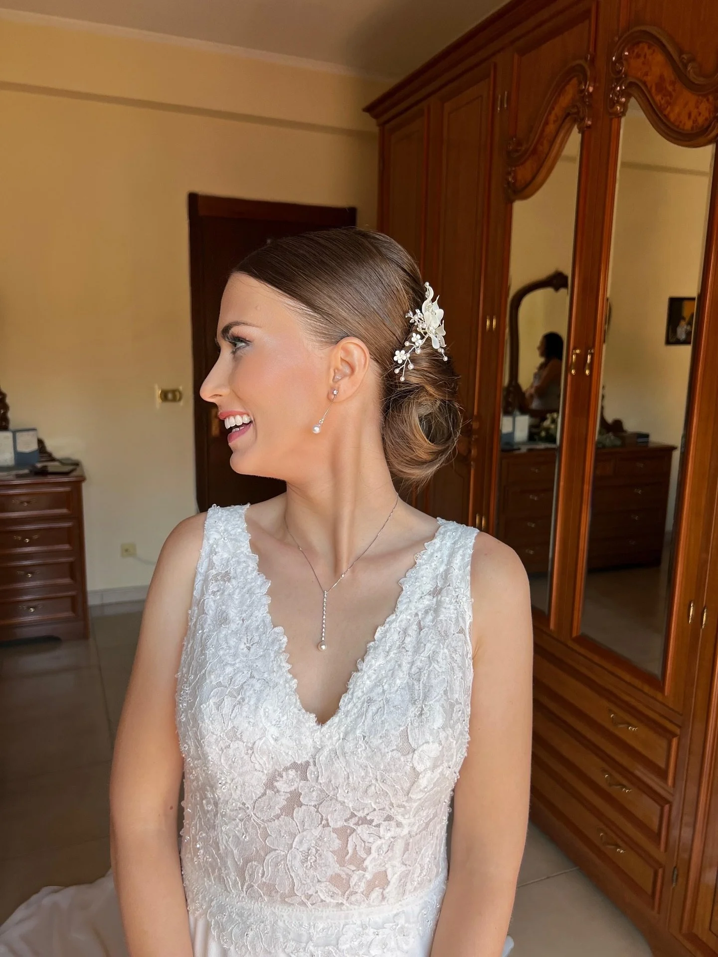 Chignon basso e make-up luminoso per un look che parla di amore e romanticismo. 💕 

La sposa Elisir 🌟 &hellip; dory &egrave; con te dal momento della scelta fino all ultimo attimo &hellip; cura nei dettagli e realizzazione di un look esclusivo

Scr