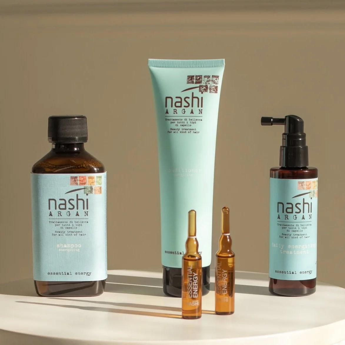 Capelli pi&ugrave; forti, luminosi e sani ✨
Le fiale Essential Energy nutrono il cuoio capelluto con ingredienti attivi ad alta concentrazione, aiutando a contrastare la caduta e a stimolare la crescita.

💫 Tecnica dei 9 punti
💫 Trattamento persona