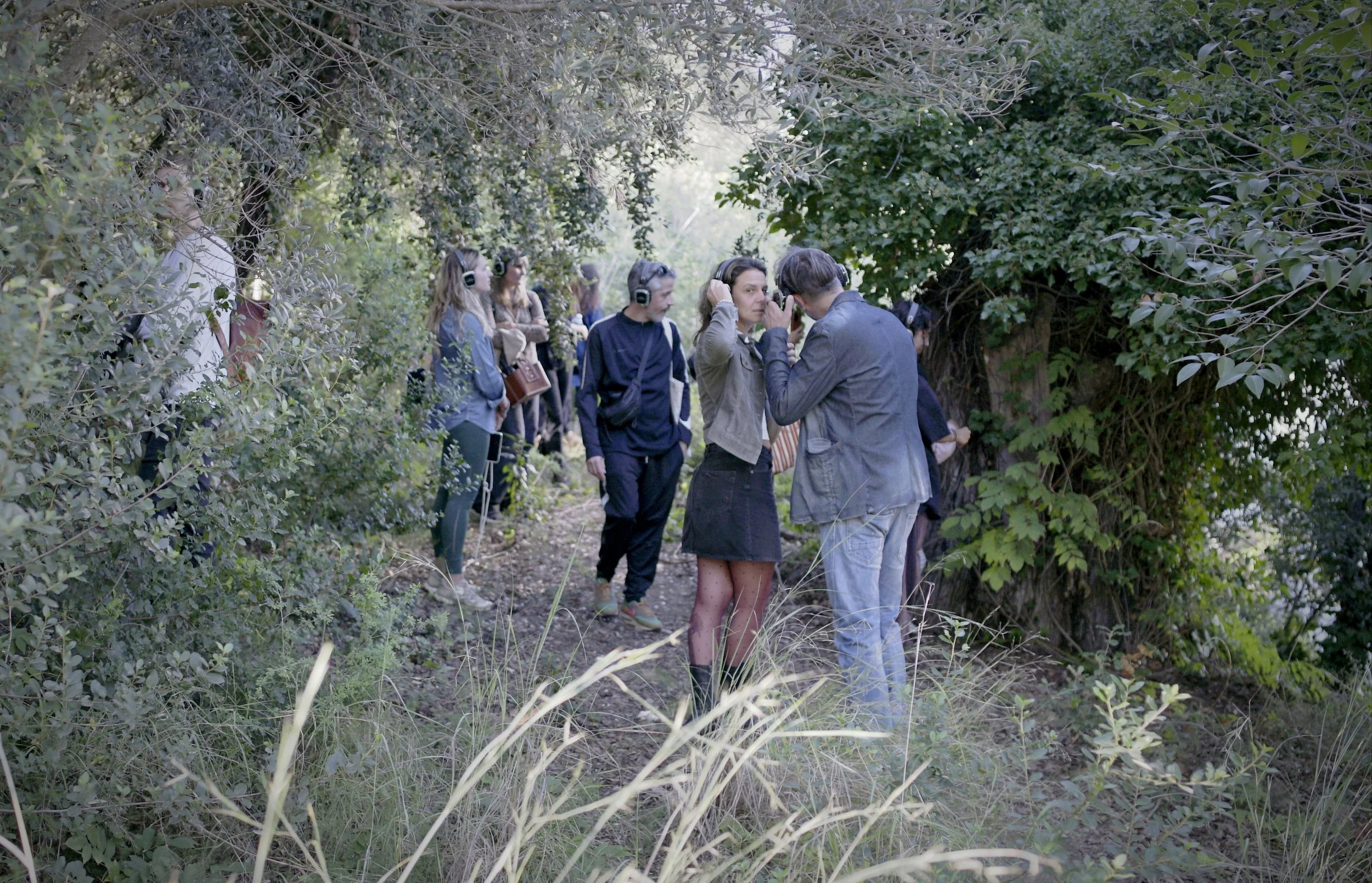 collective-listening-soundwalk-cabrils-community-sarabiotic.jpg