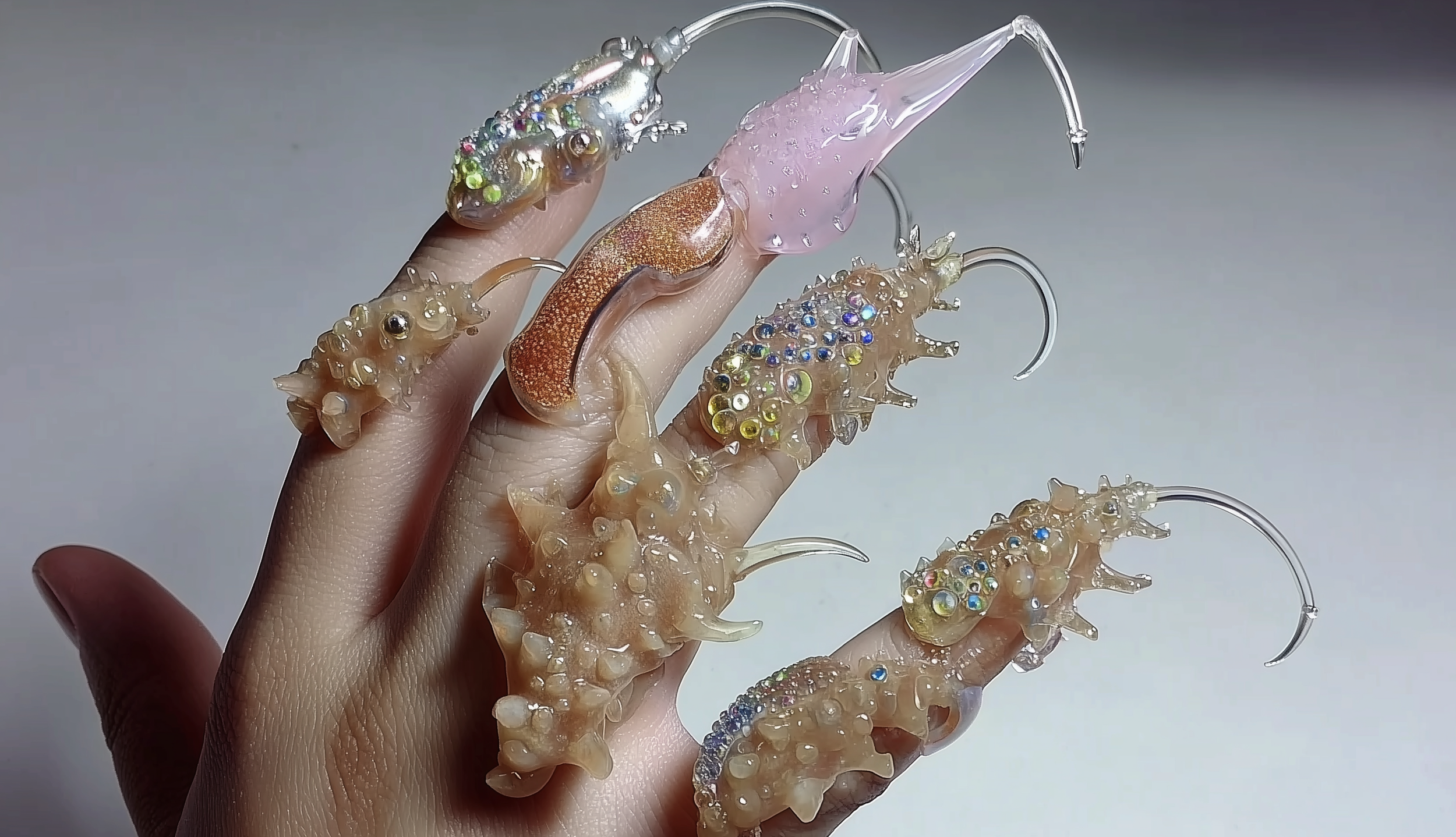 bioinspired_fashion_accessory_futuristic_nail_art_sarabiotic.png