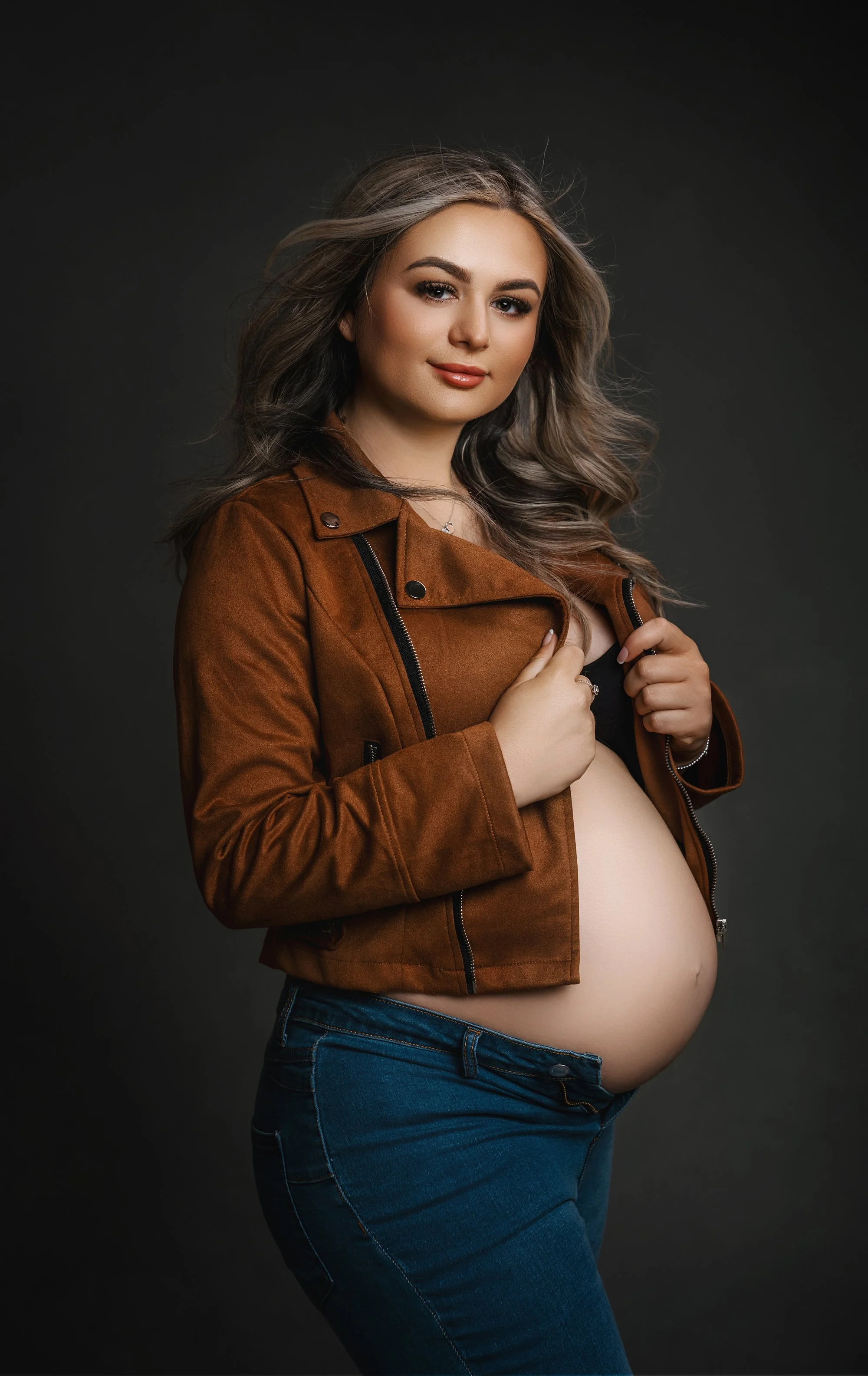 pregnant mother to be photographed at kath evans photography studio talgarth brecon mid wales