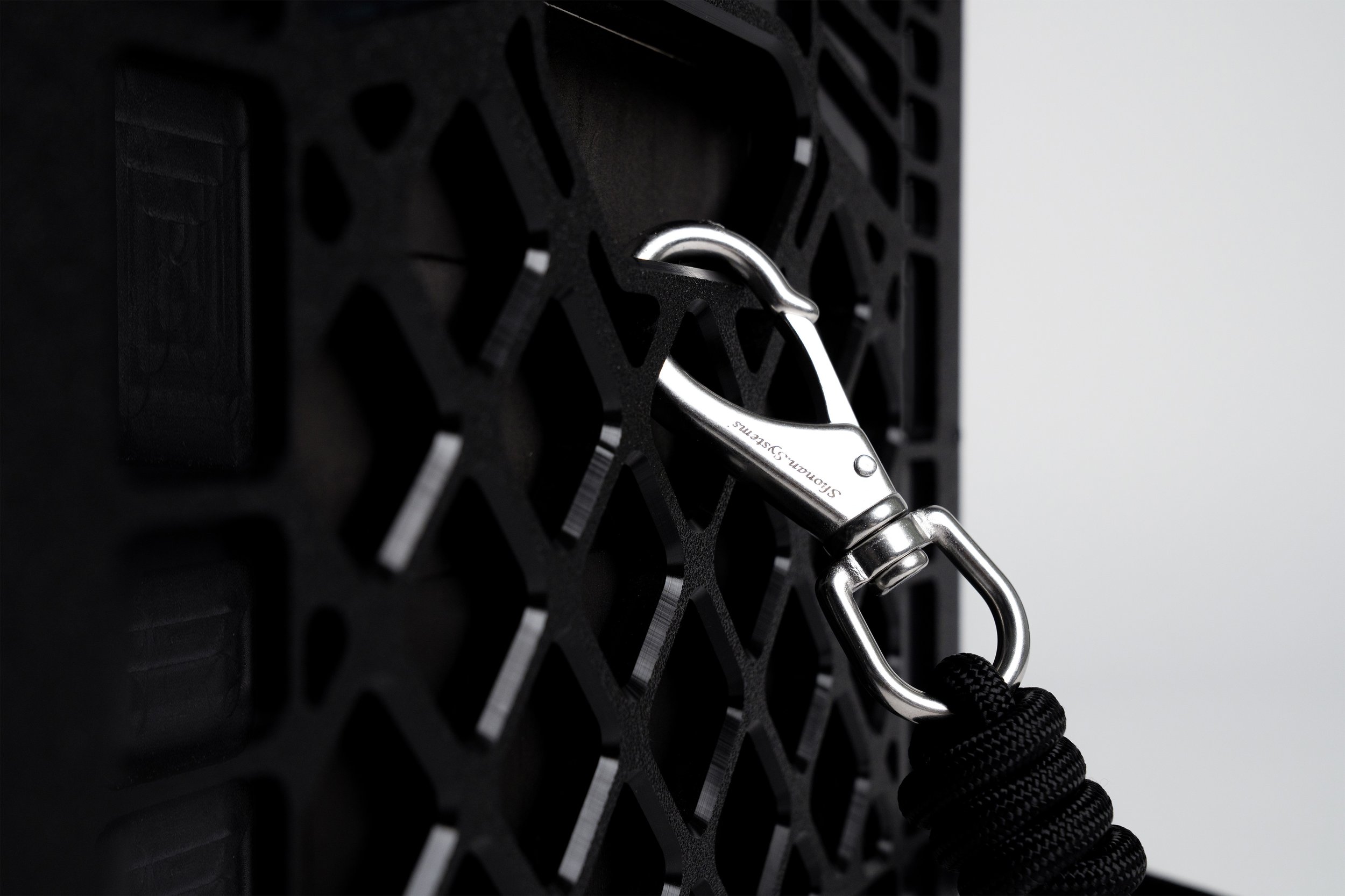 JAŸ-Z_VINYL_CRATE_DETAIL_2.jpg