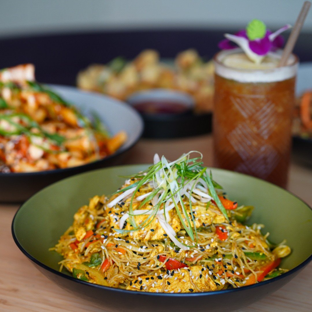 Let us handle dinner this Christmas Eve 🍜🔥

From wok fired noodles and flavorful stir fry to shareable small plates, Bendi delivers crave worthy Asian food in German Village and New Albany. 🎄🥢

Dine in and enjoy Asian fusion made with bold flavor