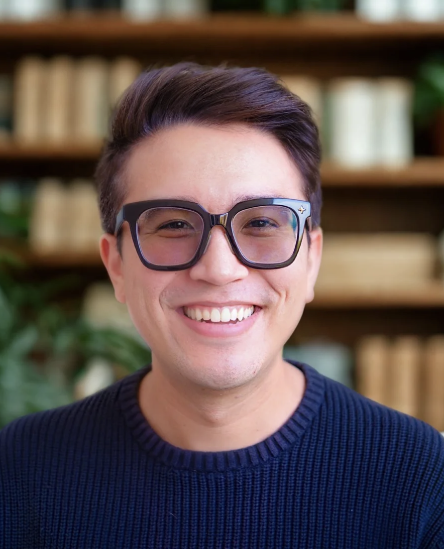 Gauge Romine at Flourish Together Therapy is a Licensed Professional Counselor (LPC) based in Phoenix, offering virtual therapy to clients across Arizona