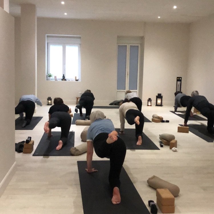 T&uacute;, que sabes el valor de dedicar tiempo para ti: queremos ayudarte a sorprender a quienes m&aacute;s quieres regalando bienestar y experiencias &uacute;nicas. Escr&iacute;benos o pasa por el estudio y escoge la mejor opci&oacute;n para tus se