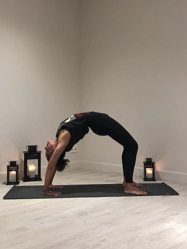 Nosotros estas semanas de diciembre descendiendo al inmenso espacio del coraz&oacute;n: abr&aacute;monos por completo a los mejores deseos, para nosotros y los dem&aacute;s, en este nuevo ciclo que estamos por entrar.