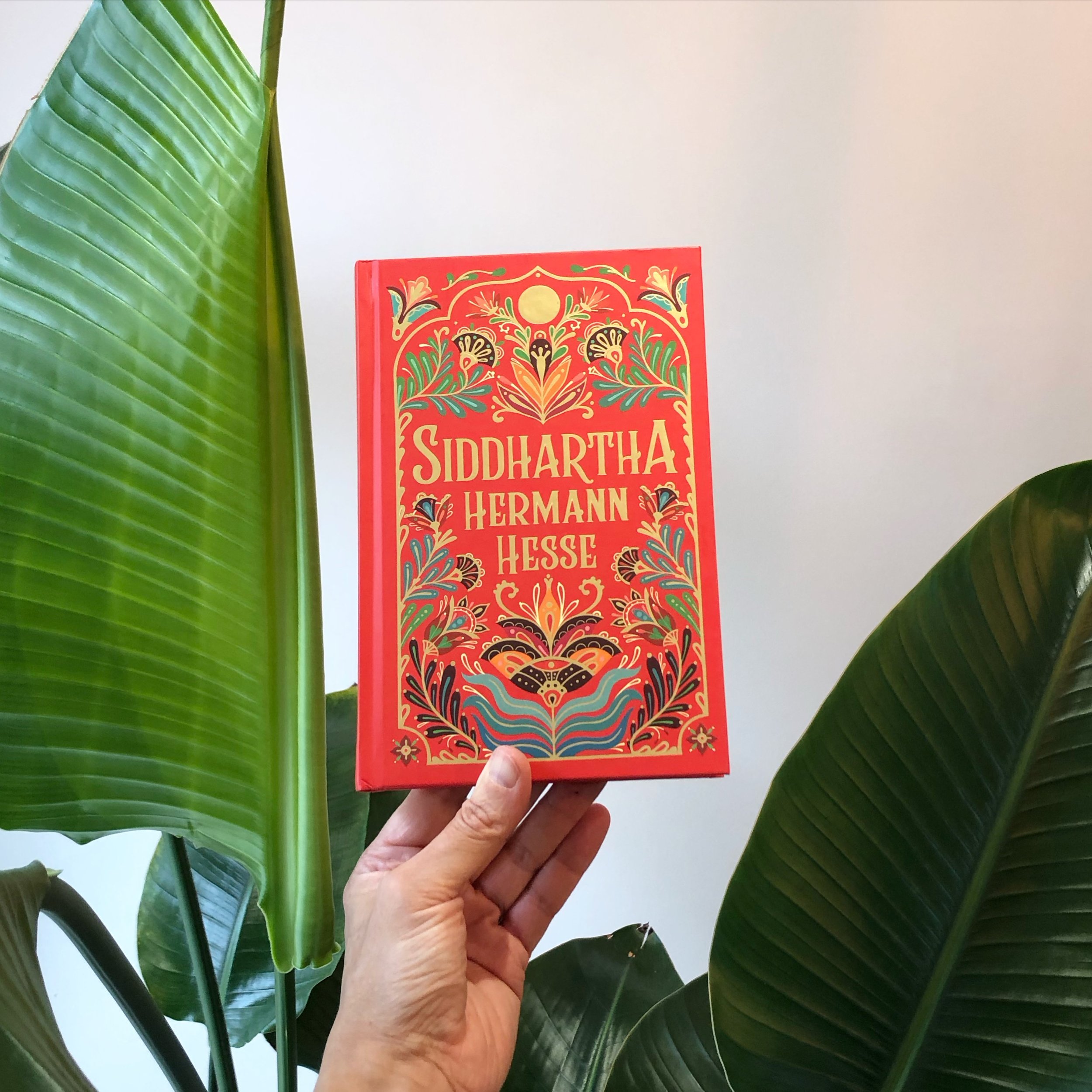 Estas tardes luminosas piden ser acompa&ntilde;adas por un t&iacute;tulo como &ldquo;Siddhartha&rdquo;, de Hermann Hesse, para nuestro pr&oacute;ximo club de lectura: un cl&aacute;sico bell&iacute;simo sobre la b&uacute;squeda interior de un joven en
