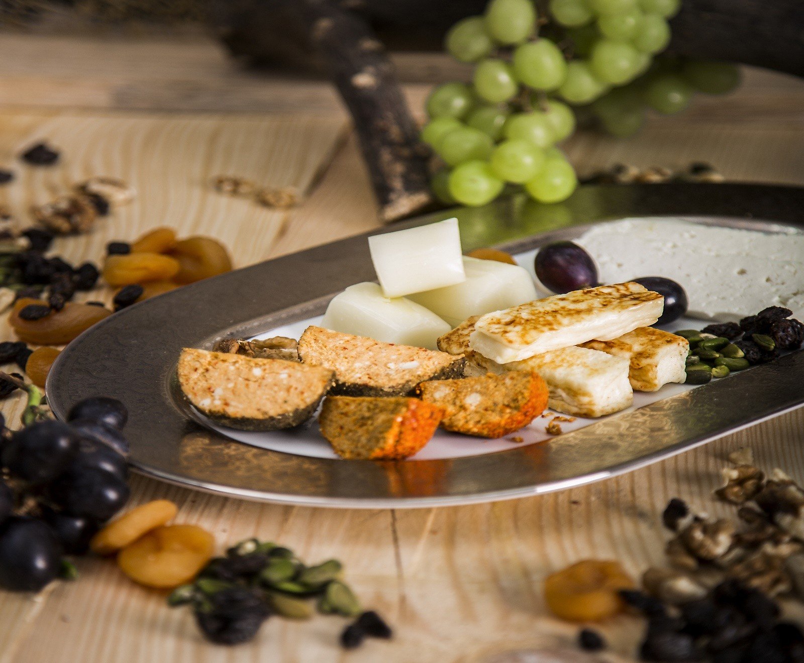 ASSORTED ARABIC CHEESE PLATER