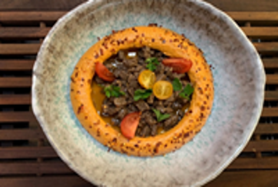 Chilli houmous with lamb