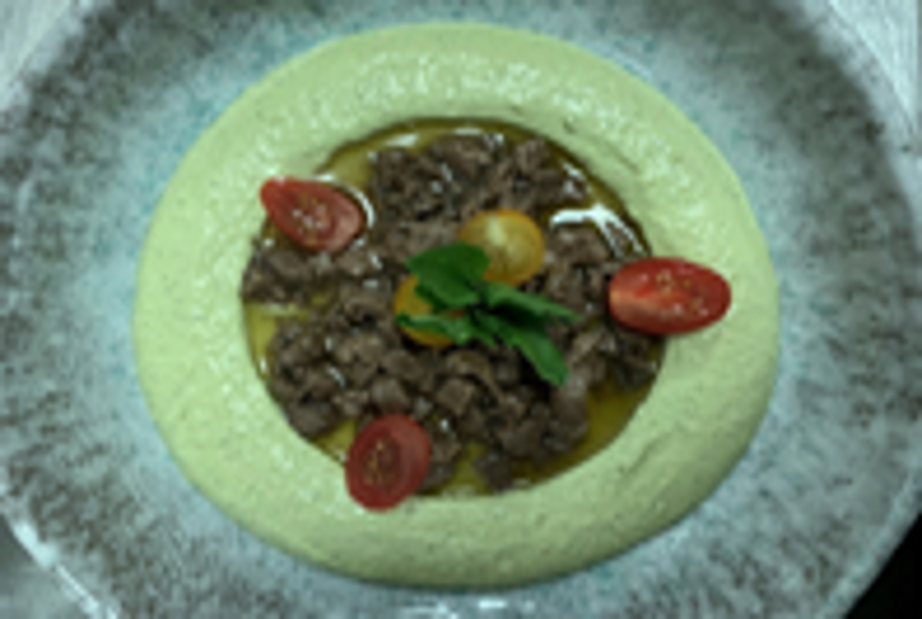 Basil houmous with minced beef