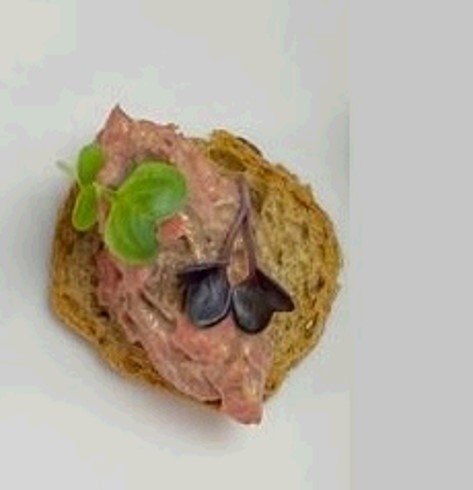 Roast beef and garlic on wheat bread.jpg
