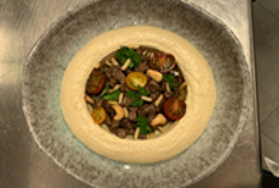 Houmous with minced beef