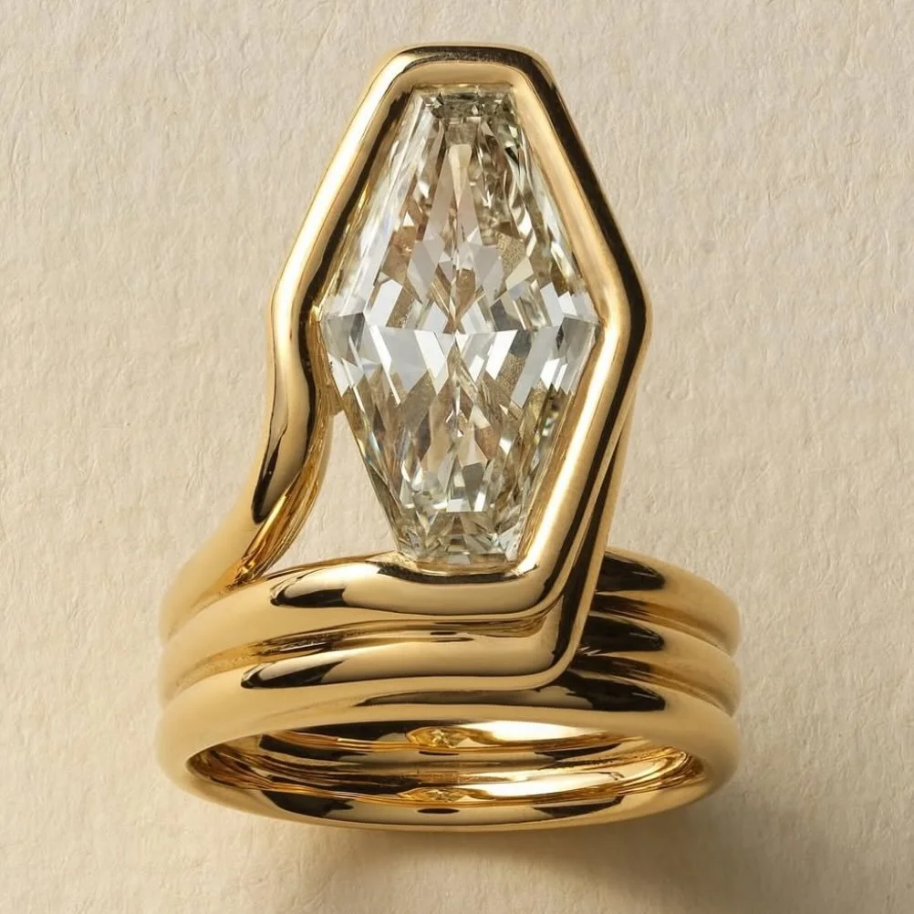 @daniellenirsultan's pieces are rooted in conceptual clarity and the elegance of precious materials, and is presented alongside drawings and paintings that explore the design from multiple perspectives. 

Sultan produces a focused body of one-of-a-ki