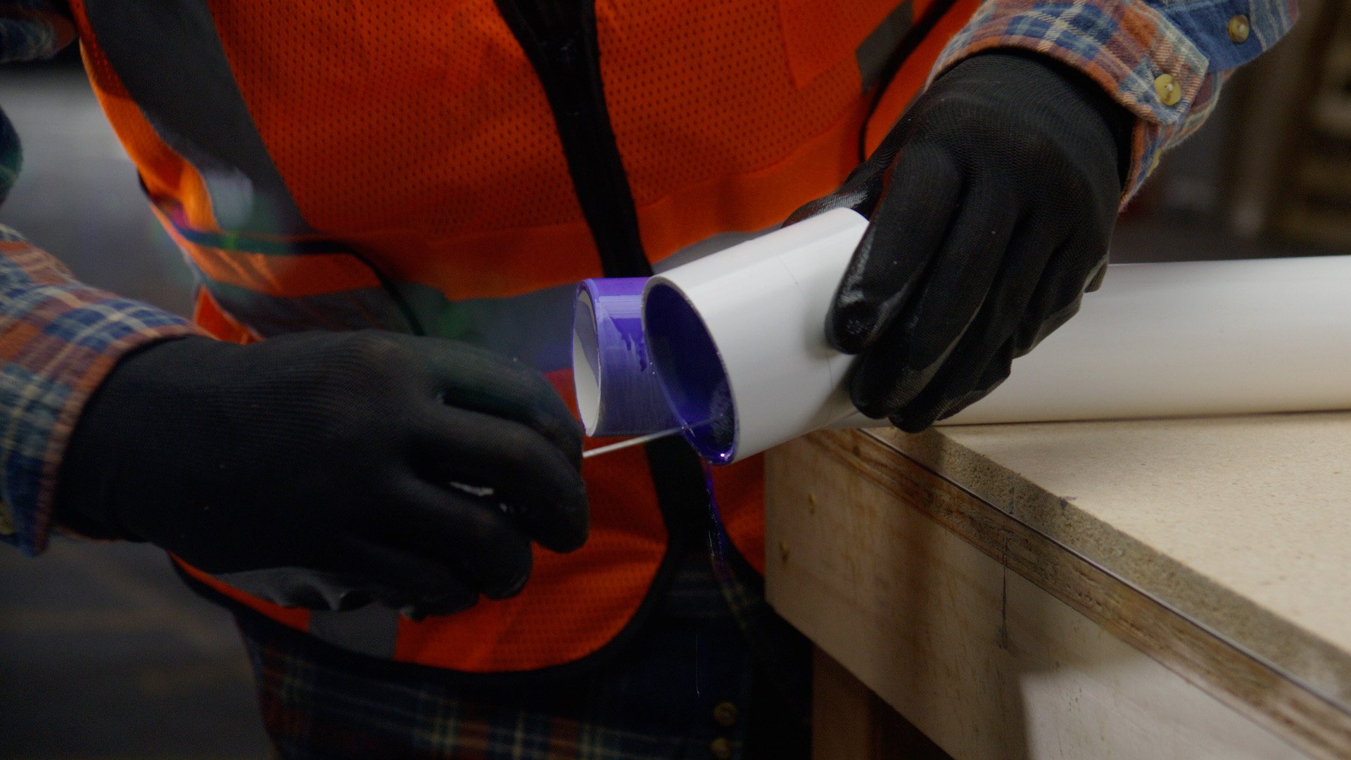 Weld-On_Application_SmallPipe_Primer_RGB.jpg