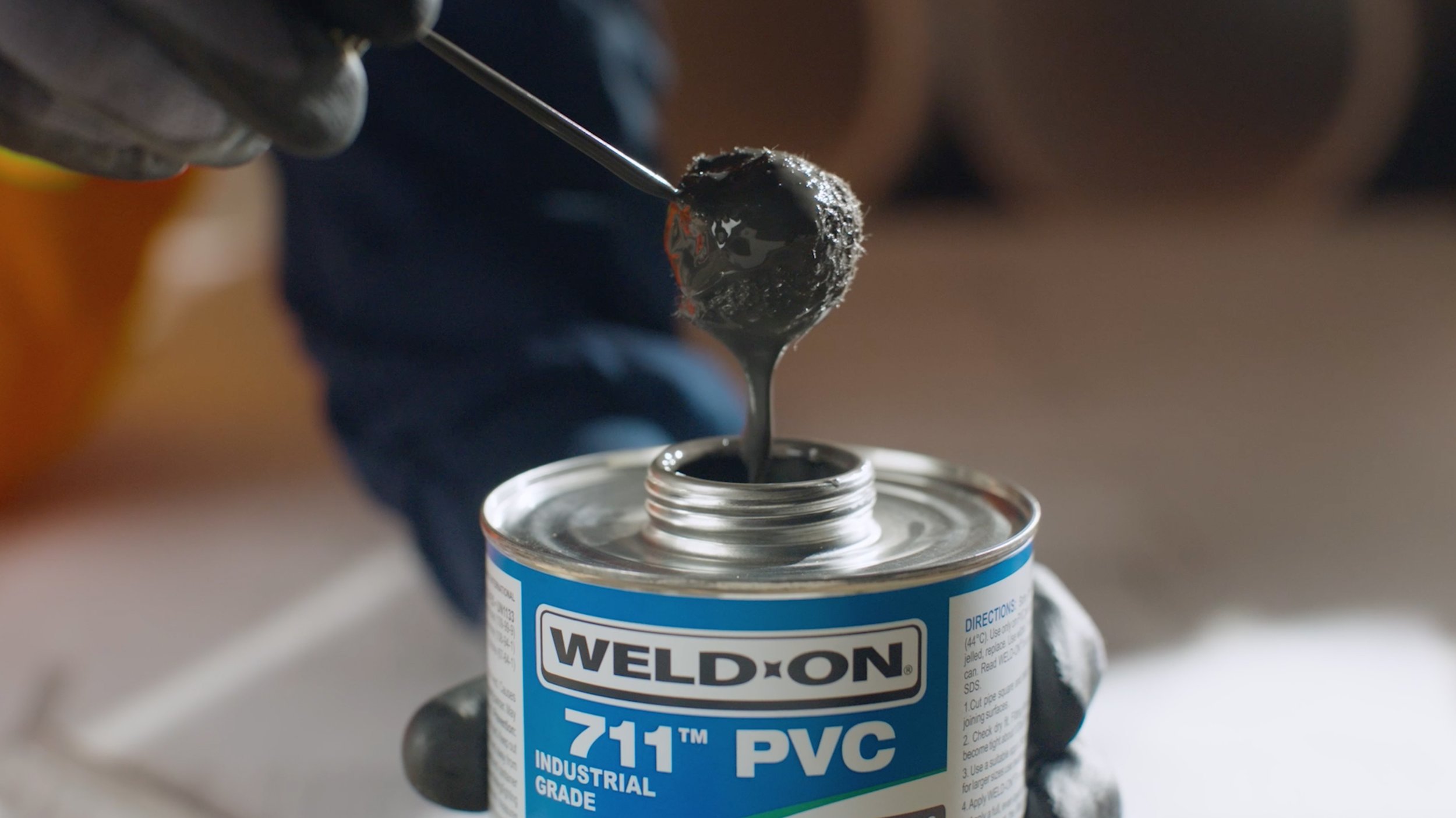 Weld-On_Application_Dauber_SolventCement_RGB.jpg