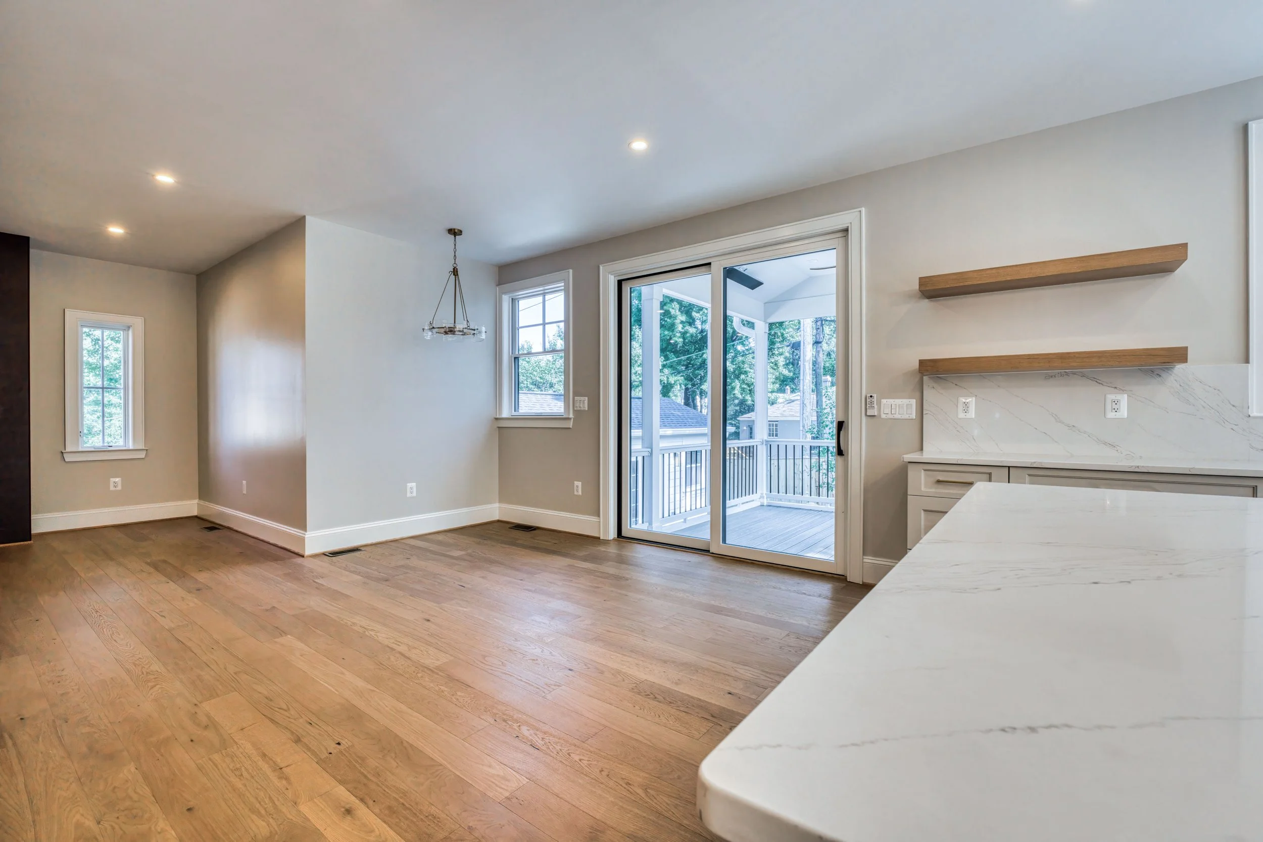 26.06.29DwellBuild-103220thStSArlington-011.jpg