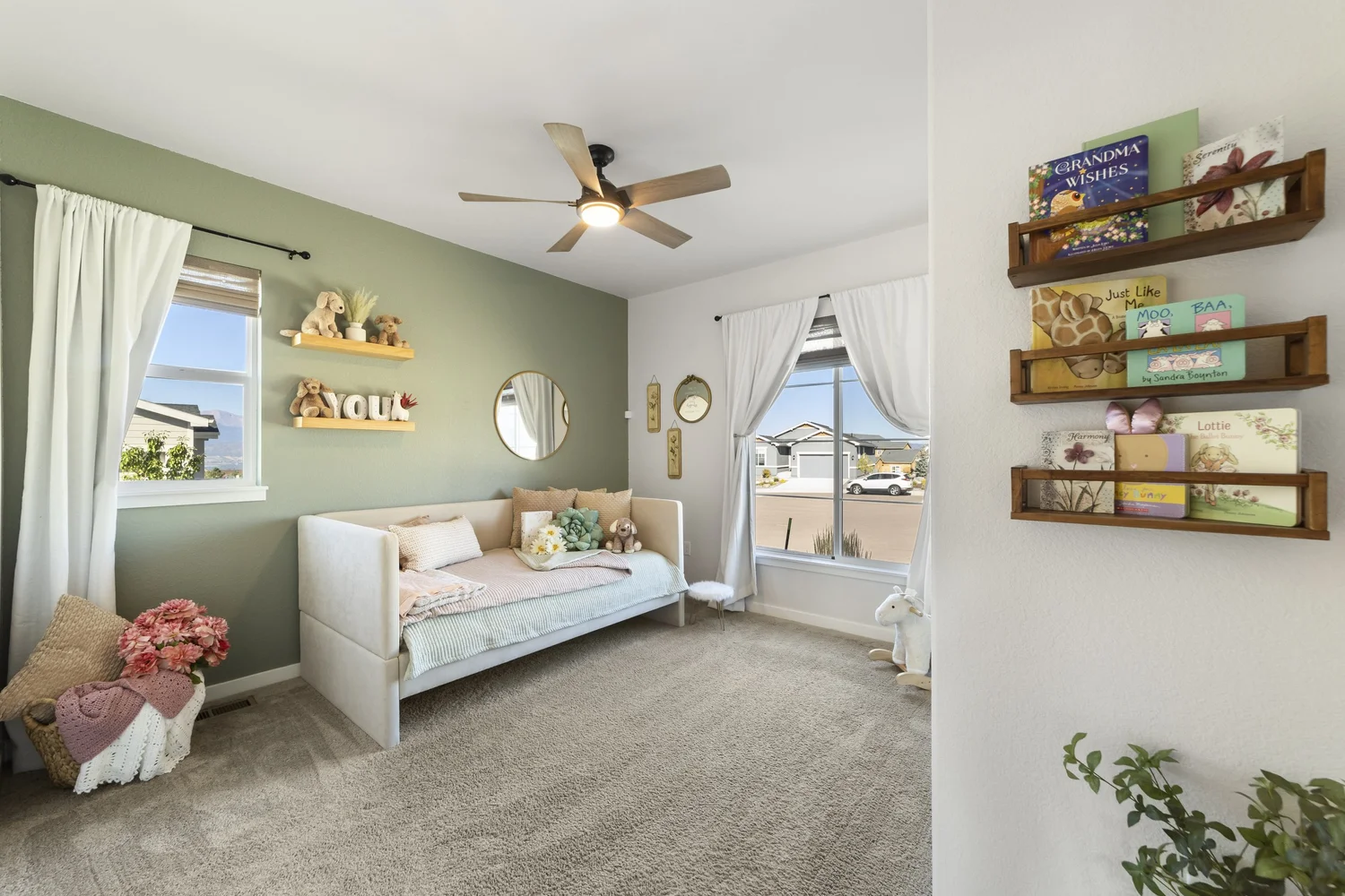 Vibrant Media Co interior listing photo