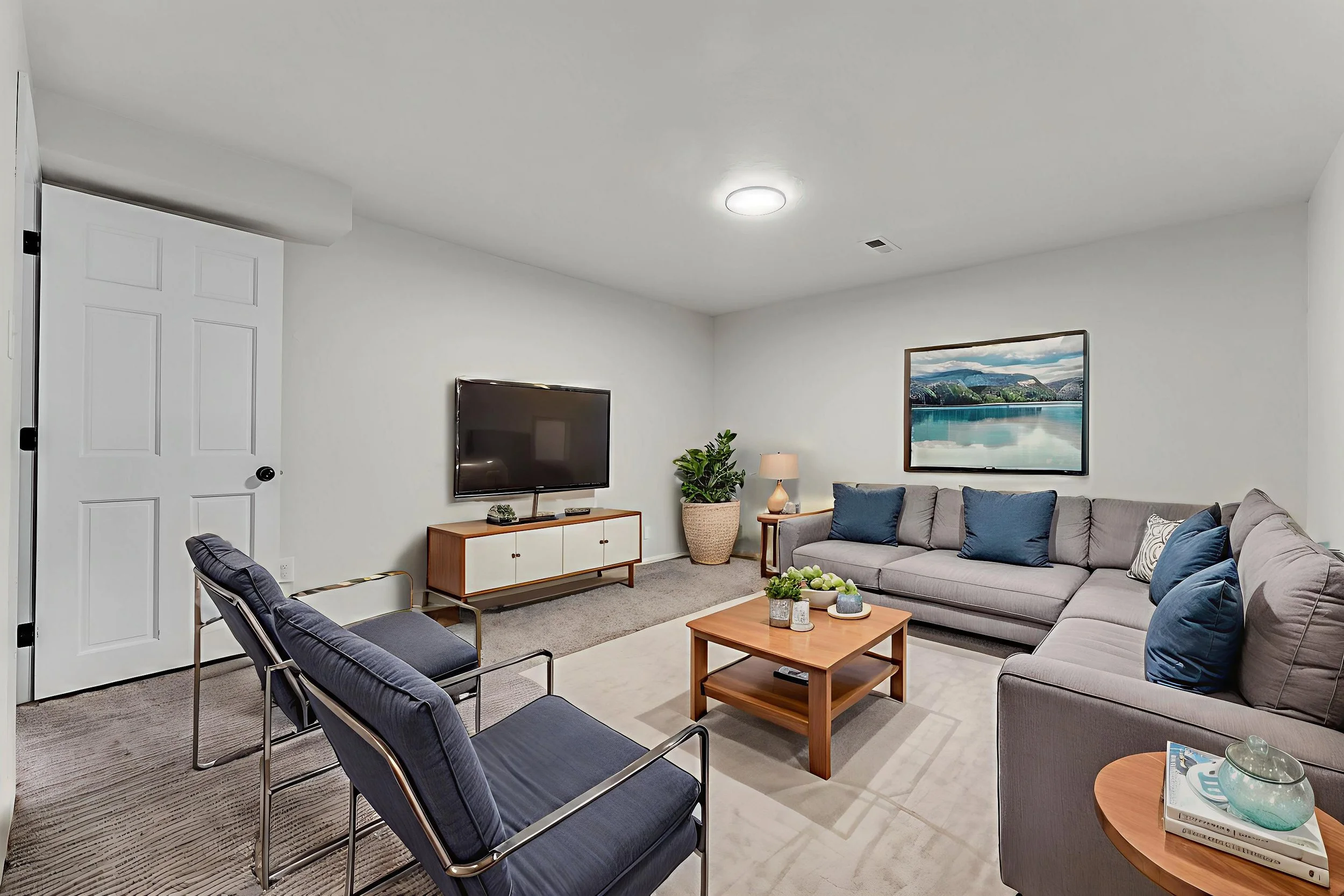 34-print-35-print-DSC01504 virtually staged.jpeg