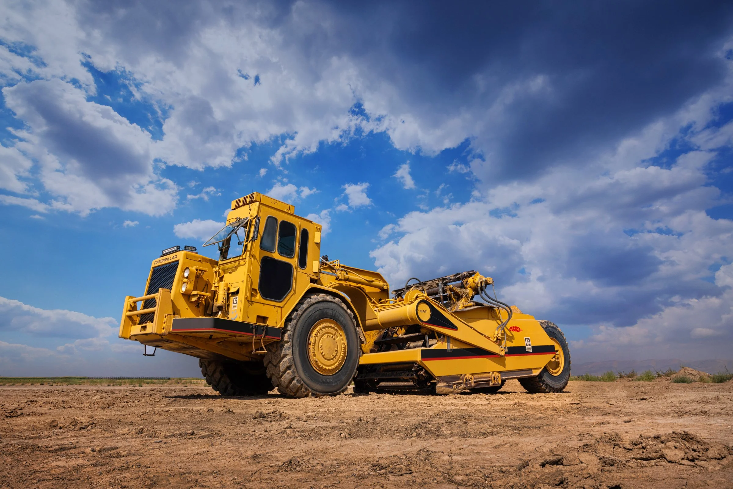 sputhern utah scraper scraping earth mover.jpg