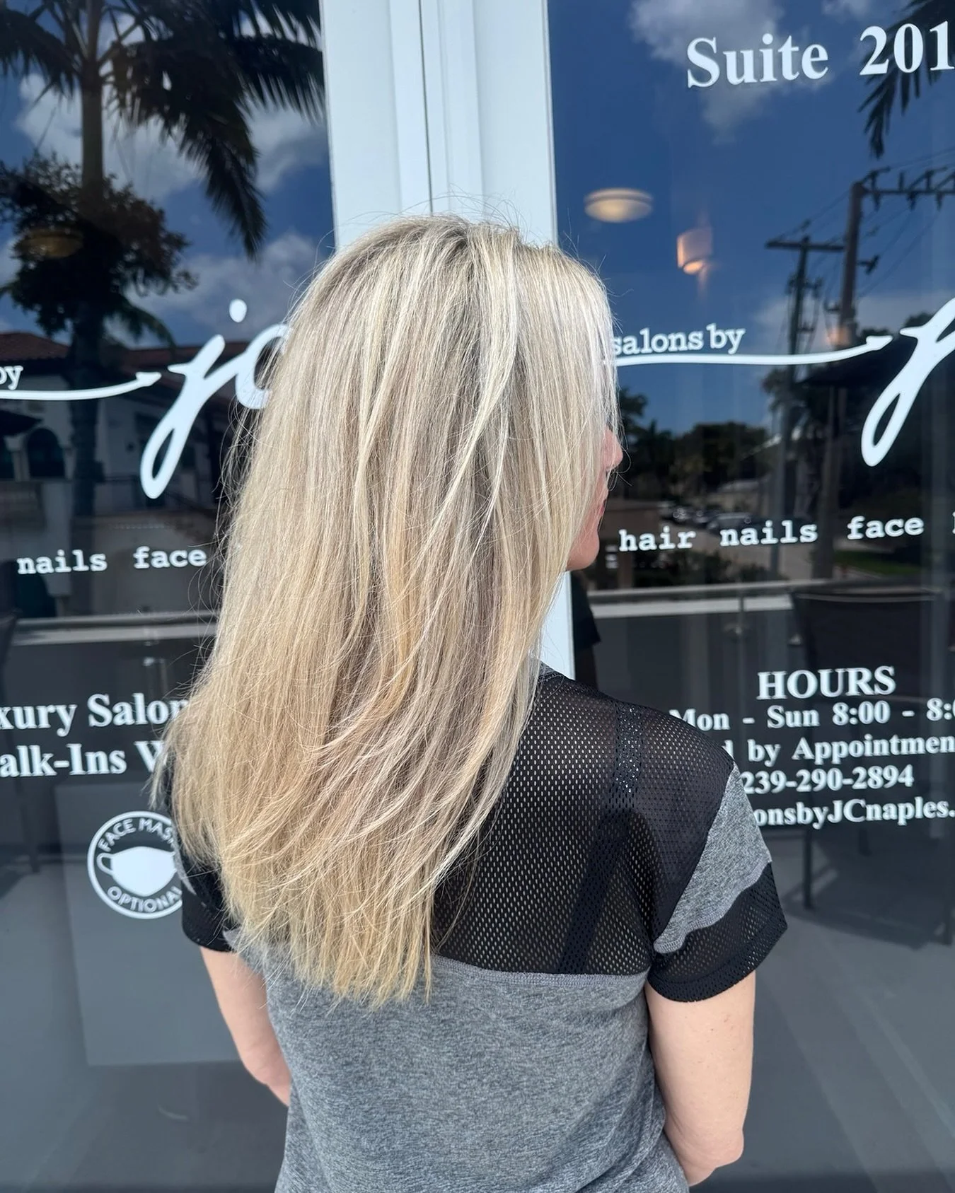 ☀️🌴

#naples #naplesflorida #naplesfl #napleslifestyle #naplesliving #napleshairstylist #napleshair #napleshairsalon #napleshaircolorist #swfl #swflhair #swflhairstylist #swflhairsalon #goldwell #goldwellapprovedus #bioionic #k18 #framar #hanzonatio