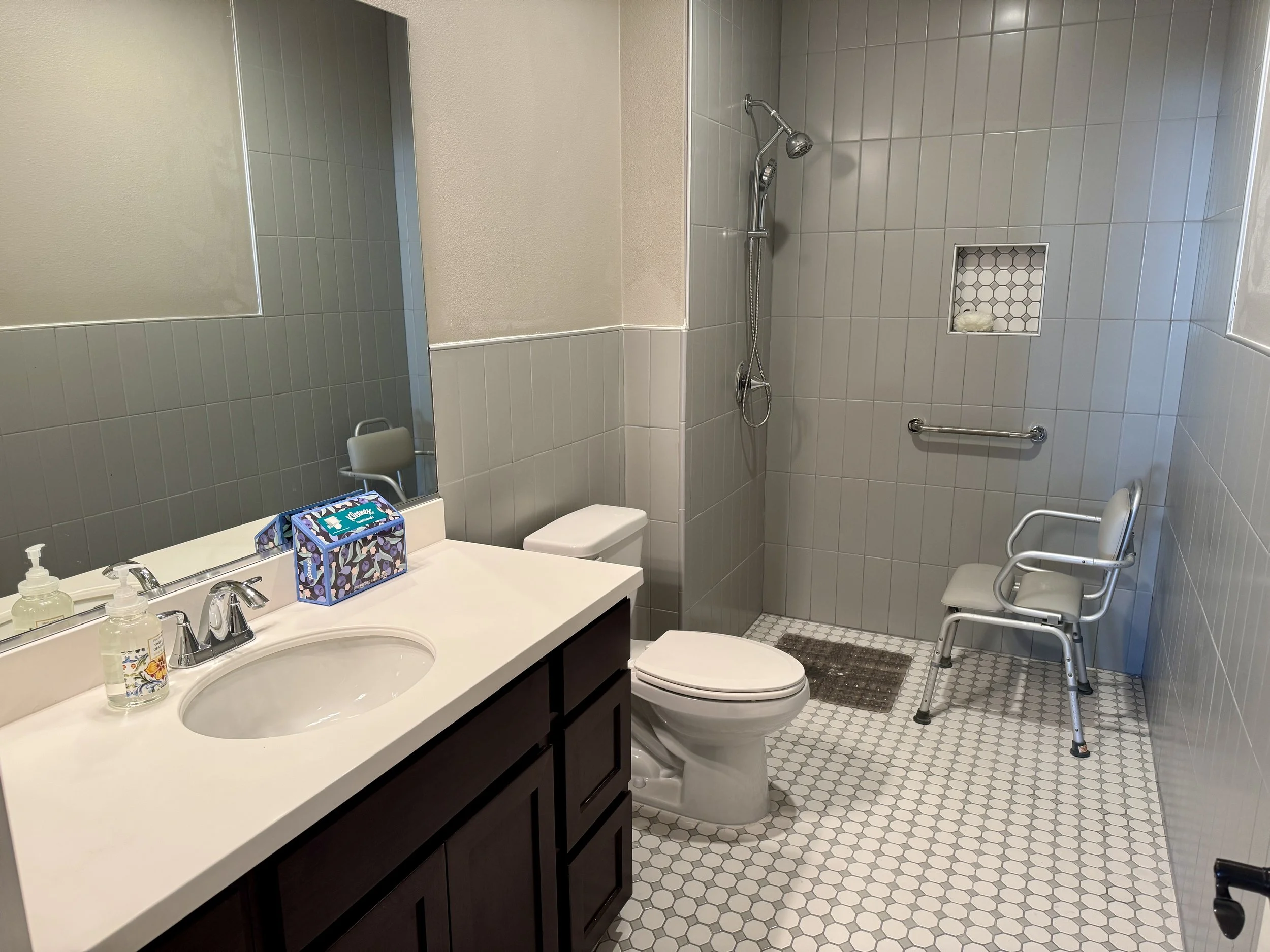 bathroom-1.JPG