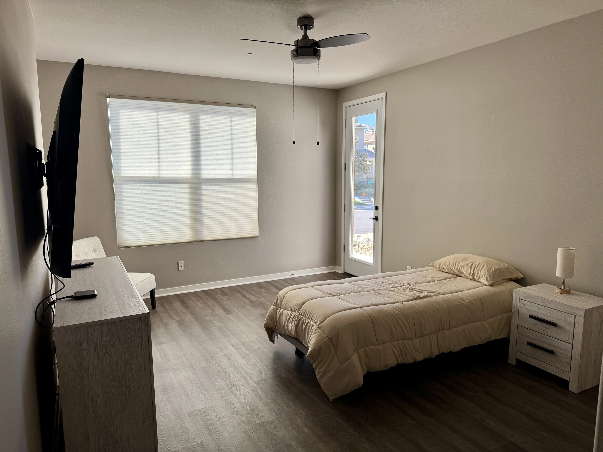 bedroom-3.JPG