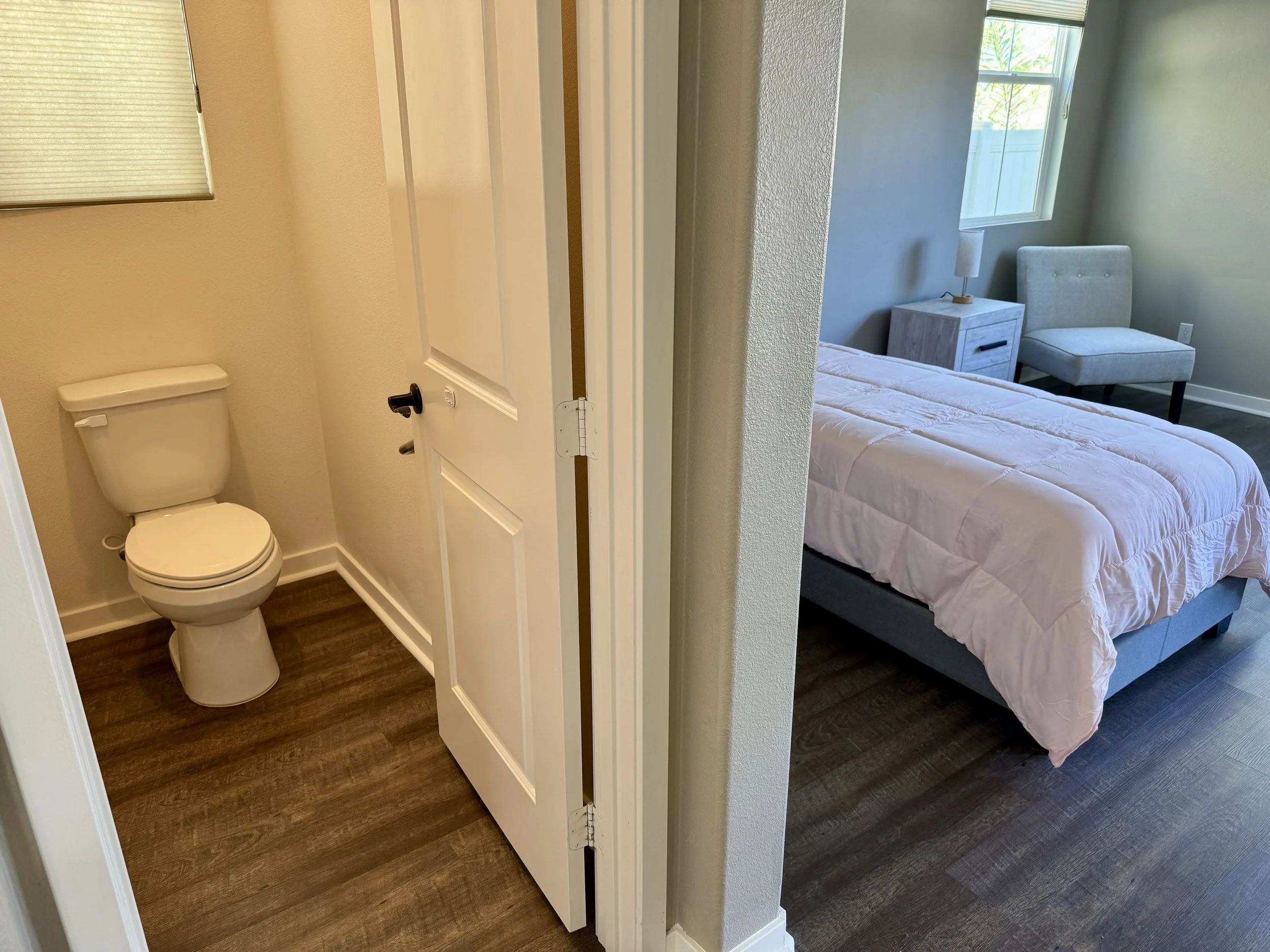 bathroom-3c.JPG