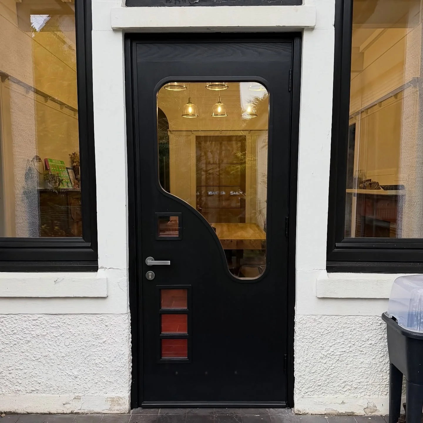 Eventually got this one fitted. Had a mix up at the glaziers with this one and it delayed us a bit, sent Caleb in to see them to make sure it doesn&rsquo;t happen again 😊 

This door is made with Ash, the mouldings are walnut. I thought this one was