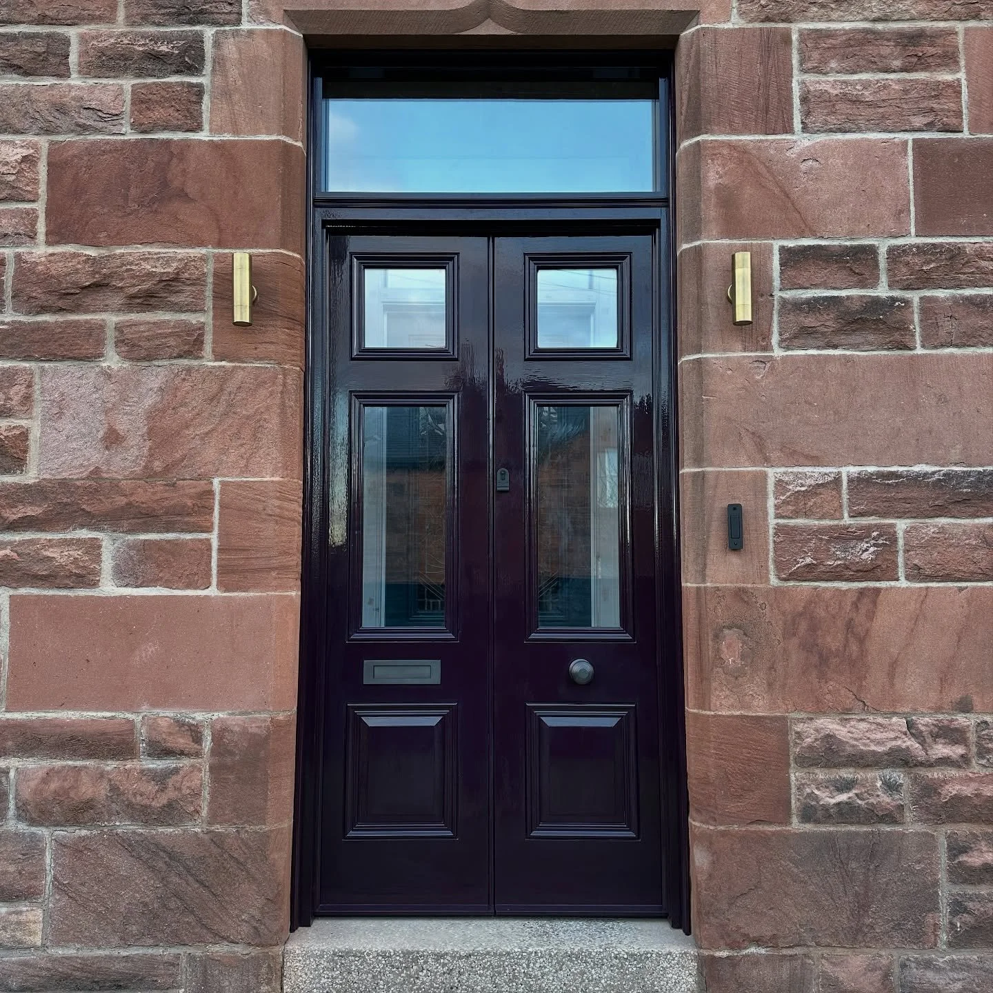 Storm doors and the front door too on this one. 

The stained glass was done by @__tmac 

Storm doors colour is &ldquo;Chateaux Rothschild&rdquo; gloss by Valspar
Front door colour is &ldquo;Nautical nights&rdquo; satin by Valspar

Quite a crazy year