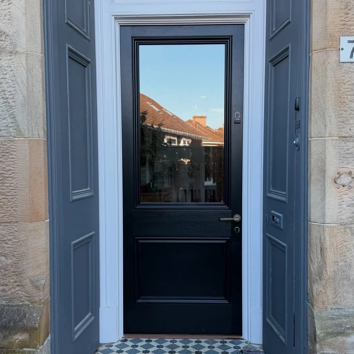A front door we finished up a week or so ago. 🌝

Black, clear double glazing and antique brass ironmongery. Turned out great 💪🏼 

*Doors ordered now will be fitted around early August time 

For any info on our stuff just give us a DM or email 

T