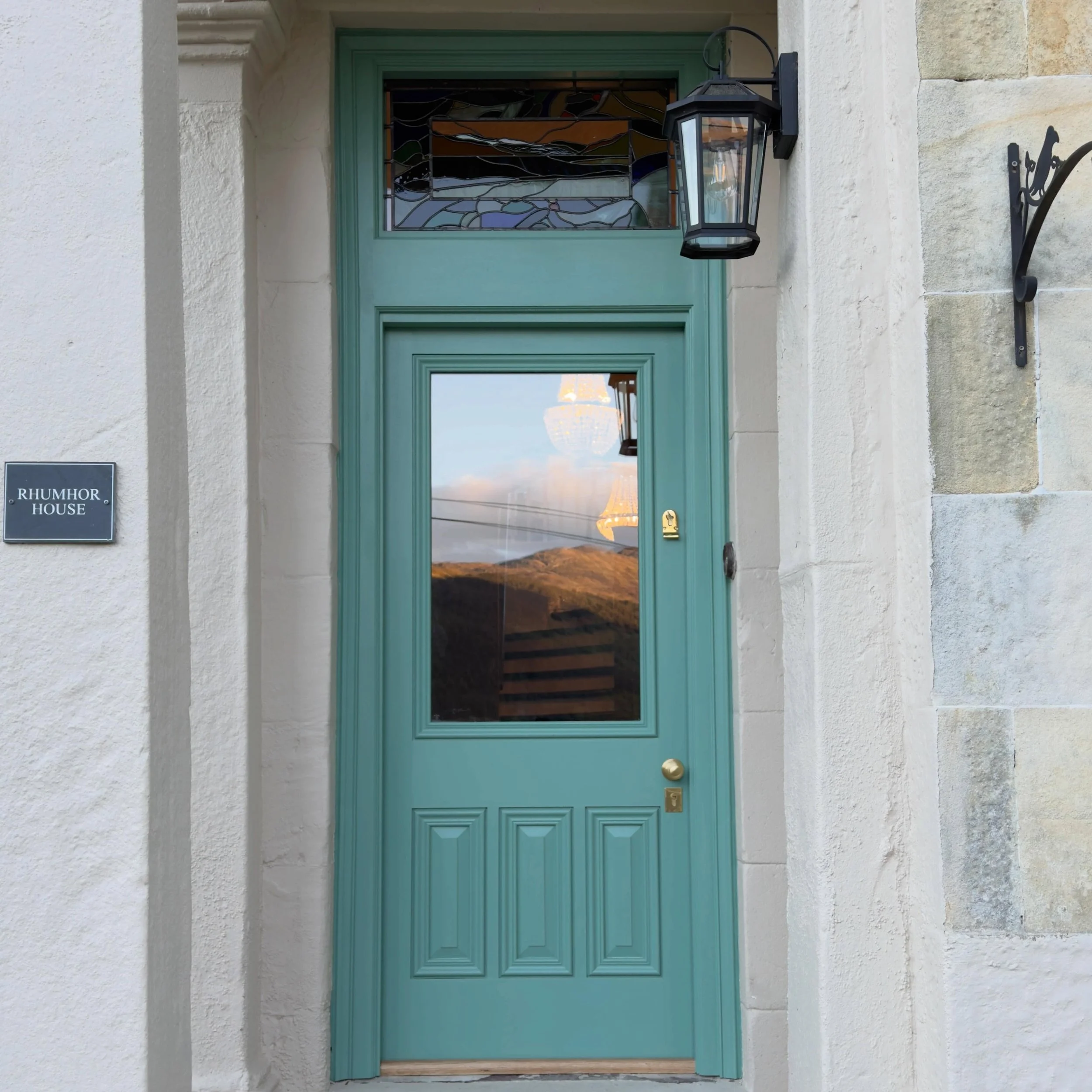 Our most recent front door fitted in beautiful Carrick Castle for @rhumhorhouse 

We absolutely love how this one turned out. 

Stained glass to match the stunning scenery  as always by @__tmac polished brass hardware and finished with @duluxuk in co