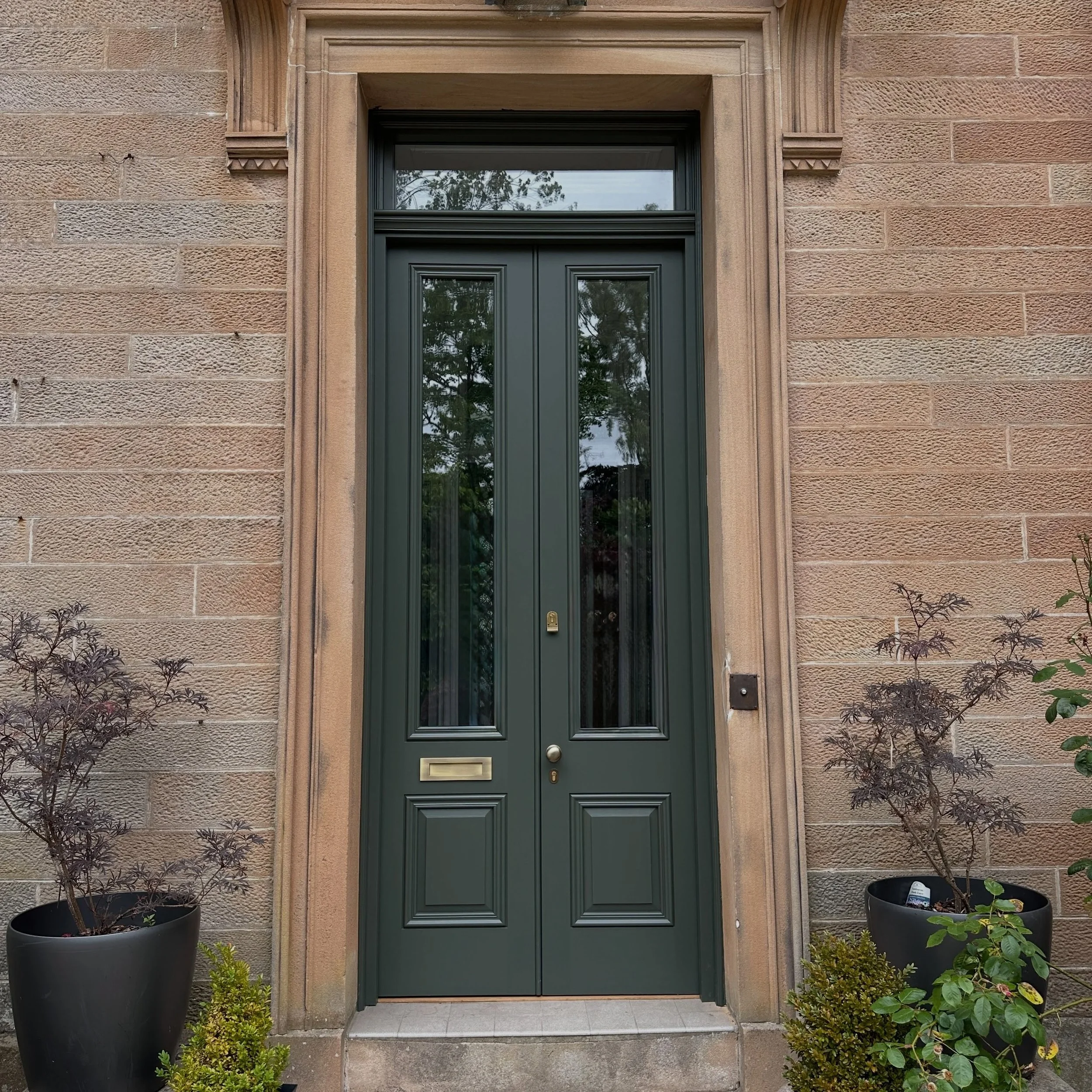 Hey everyone, 

This stunning set of storm doors were fitted this week and they turned out amazing. 

These doors are huge at 2.7M tall! Finished in Nomad by @coatpaints with beautiful antique brass hardware. 

Swipe for before picture. 

Have a good