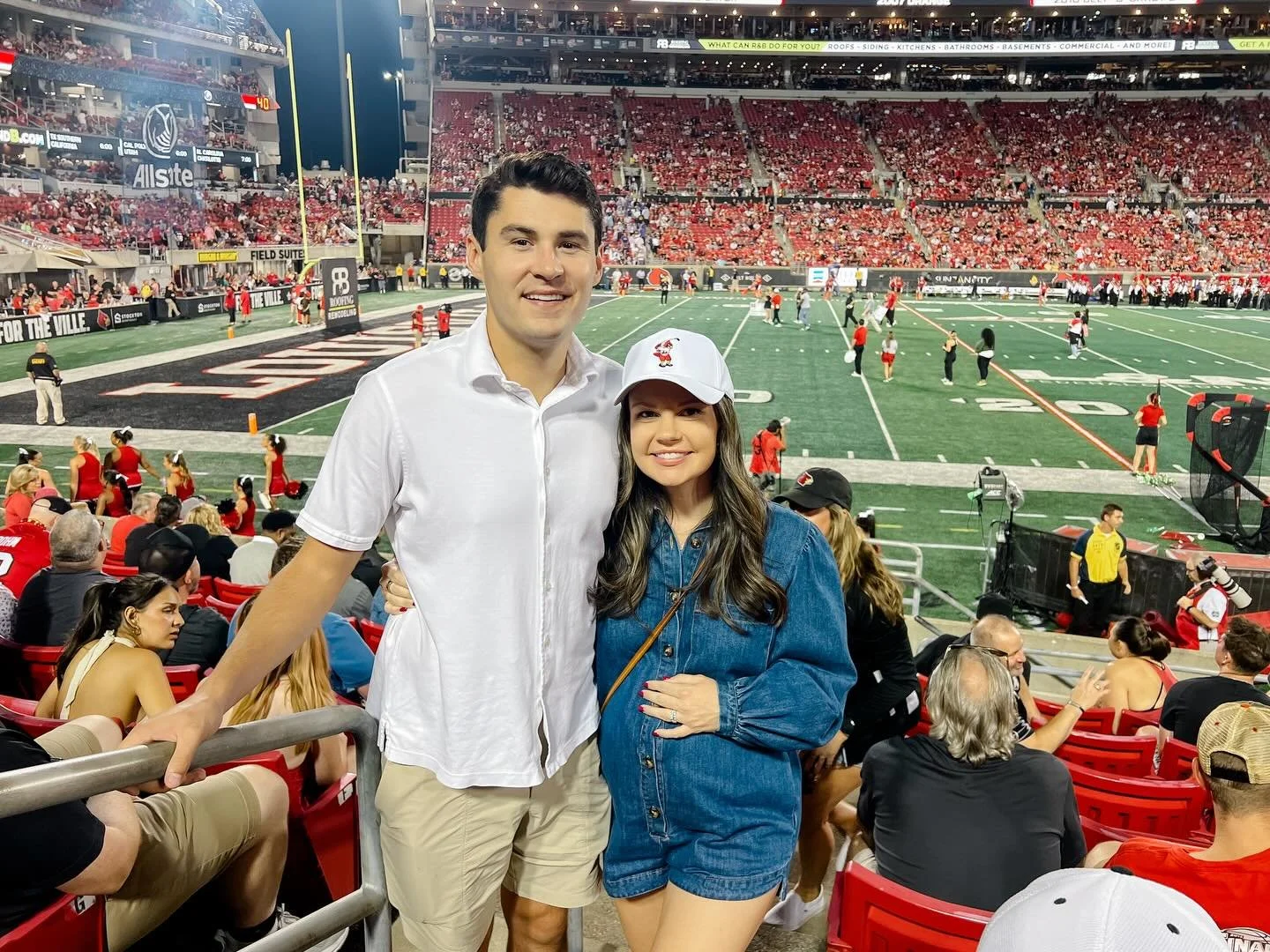 Baby&rsquo;s first Louisville game🏈&hearts;️