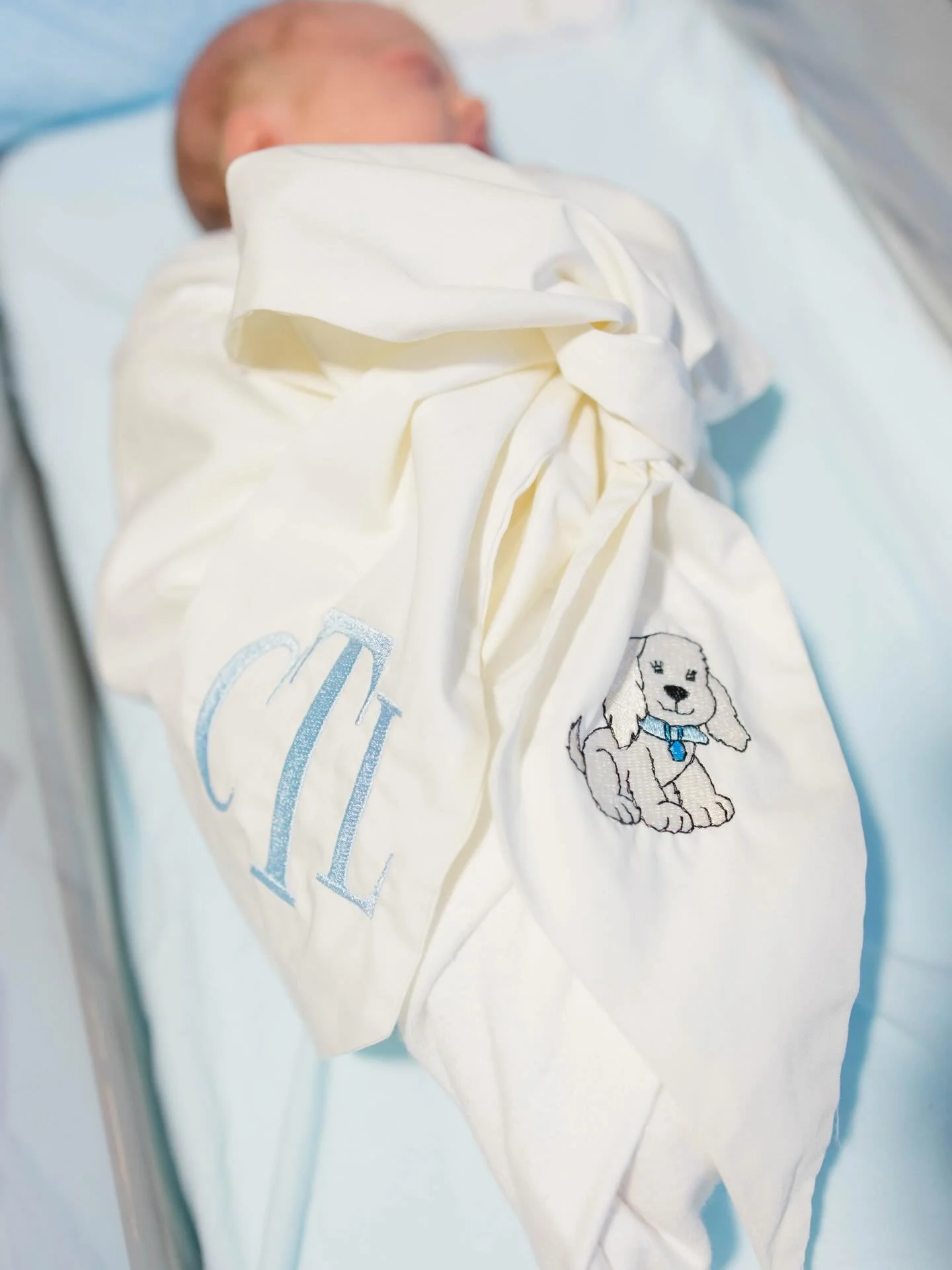 Our perfect little angel has made his arrival!!! Our sweet Charlie came into the world on Friday, November 21st 🫶🏻thank you Jesus for this amazing blessing 👼🏻🩵