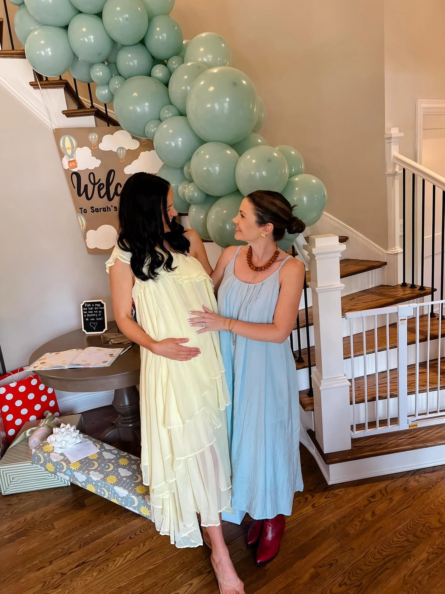 Baby Starvaggi is sure in great hands 🩵💖 We CANNOT wait to meet you!!!
