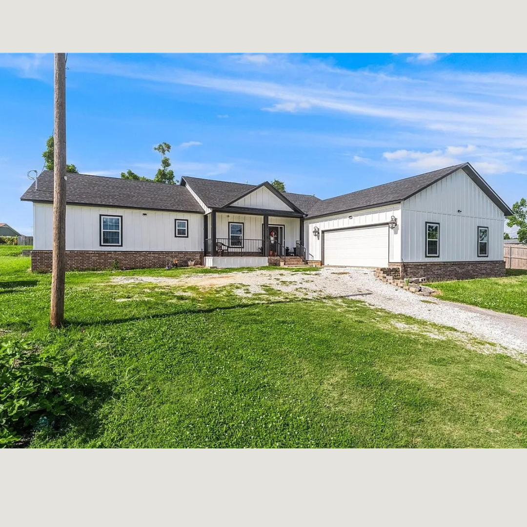 1209 W Olive St Rogers, AR 72756