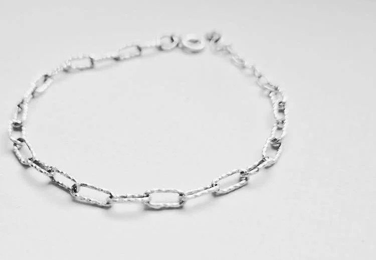 Textured dainty paperclip chain bracelet